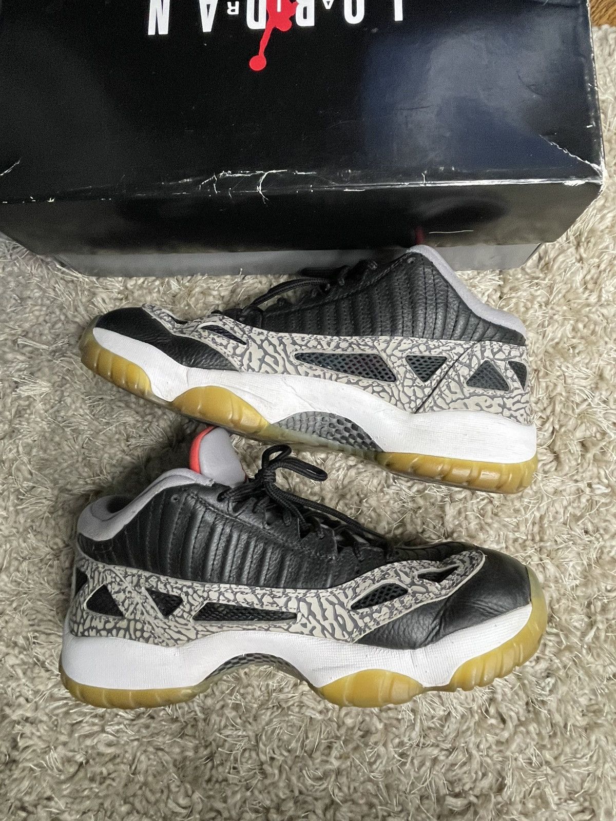 Jordan Brand Jordan 11 Low IE Black Cement Size US 9 / EU 42 - 3 Thumbnail