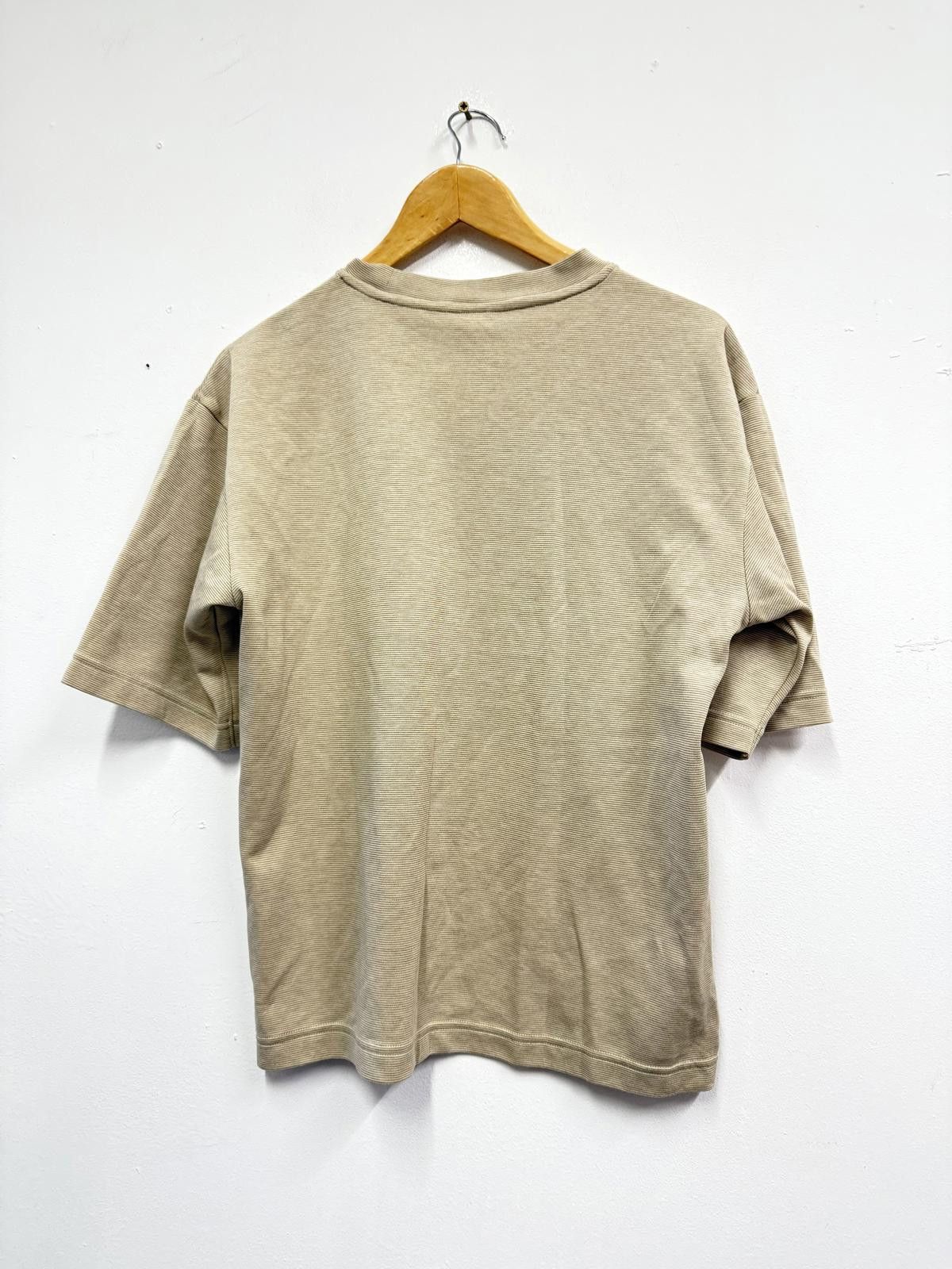 Uniqlo Uniqlo U Beige Textured Short Sleeve T-Shirt XS Size ONE SIZE - 4 Thumbnail