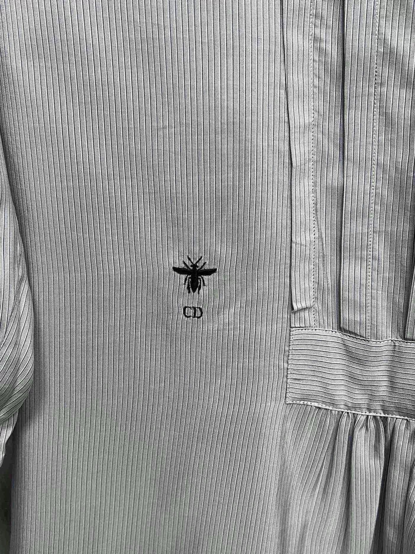 Dior Dior Gray Embroidered Bee Accordion Collar Shirt Dress Size US 30 / EU 46 - 3 Thumbnail