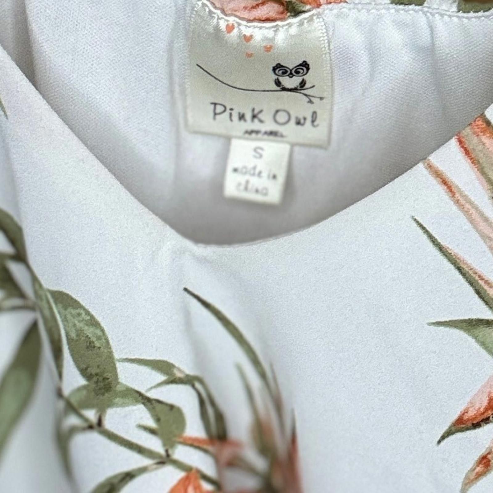 Designer Pink Owl. White/Pink/Green Floral Crop Top. Size Small. Size S / US 4 / IT 40 - 2 Thumbnail
