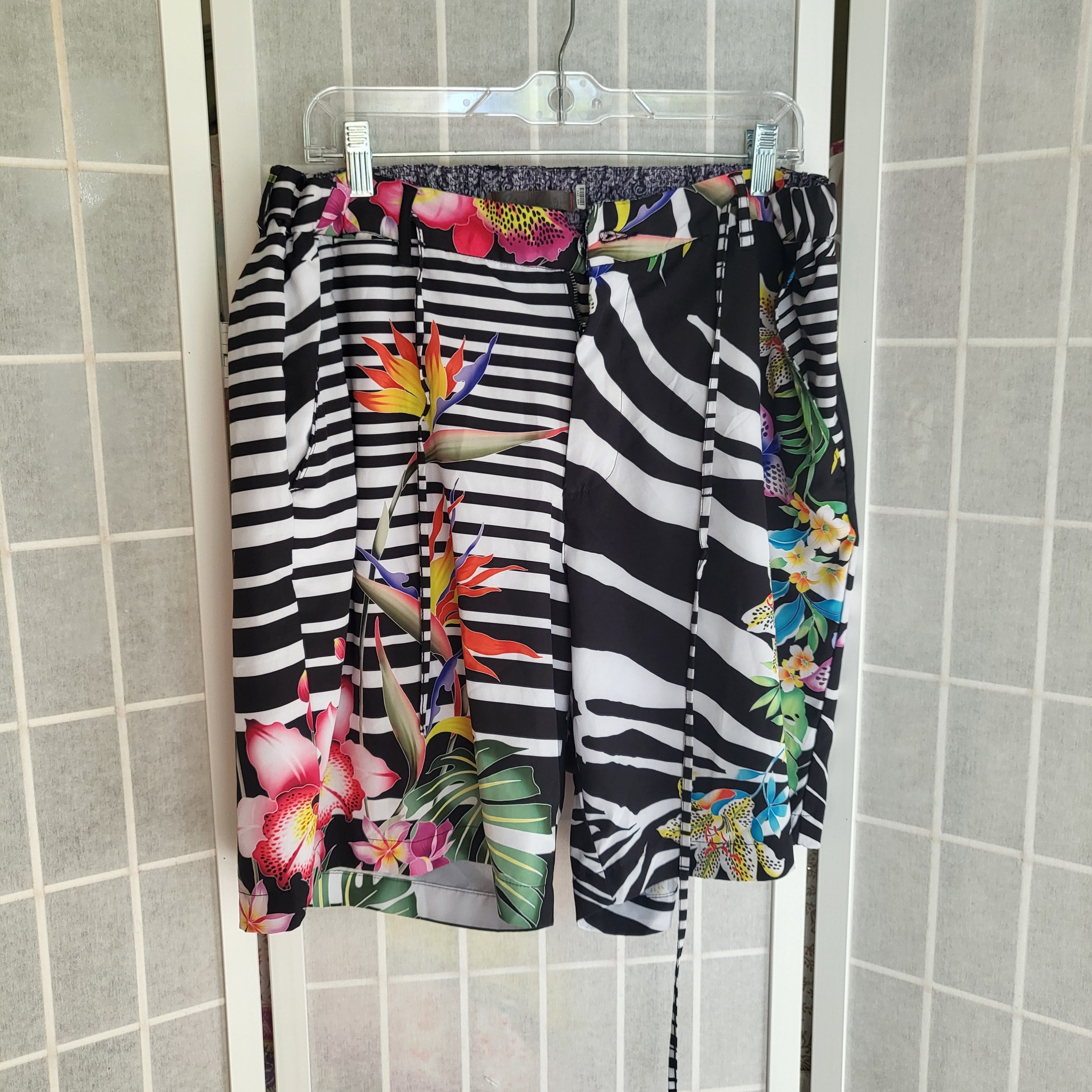 Robert Graham Peter Graham Tropical Zebra Print Swim Shorts Sz 36 Size US 36 / EU 52 - 1 Thumbnail