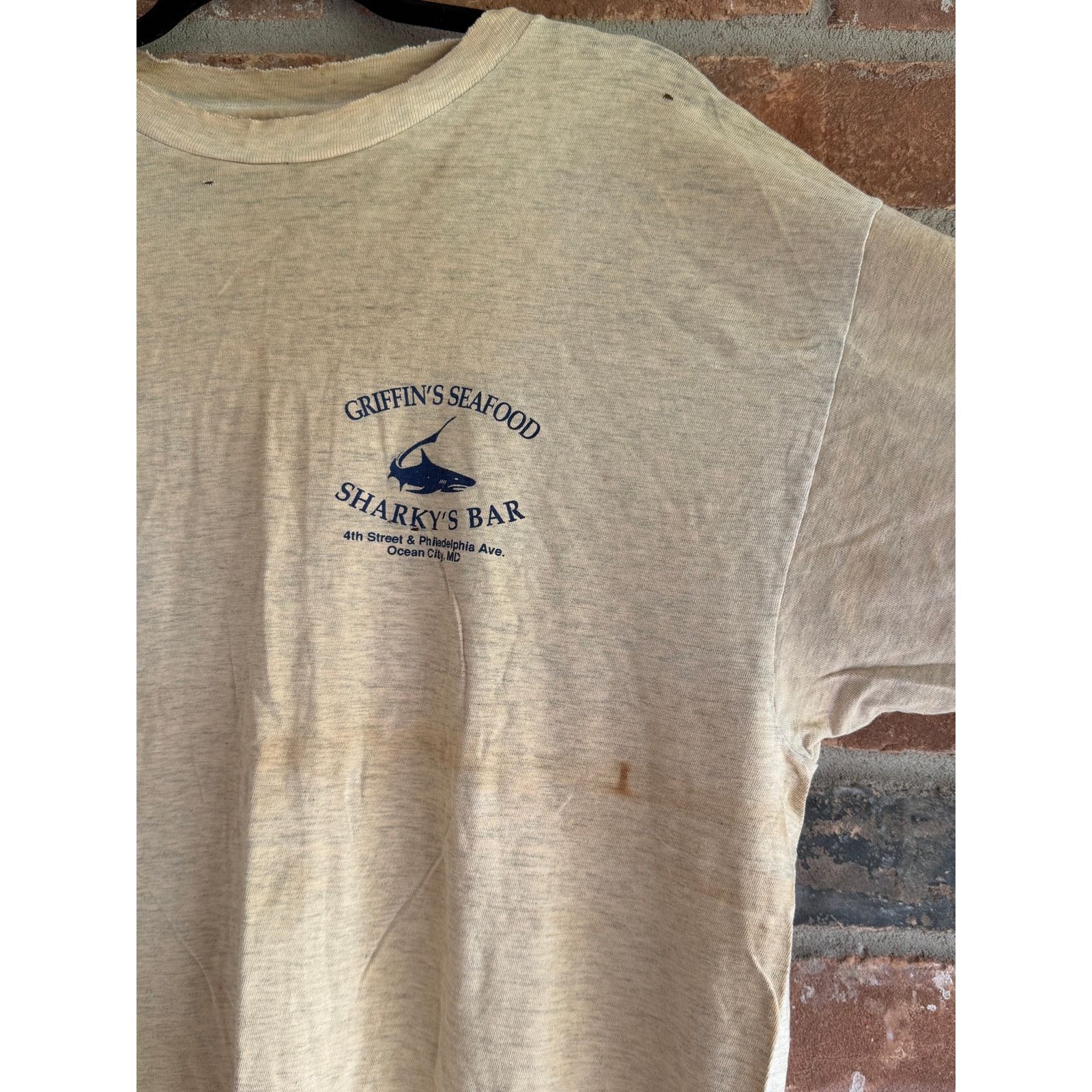 Hanes Vintage Sharky’s Bar Ocean City Maryland Tee Size US XL / EU 56 / 4 - 2 Thumbnail