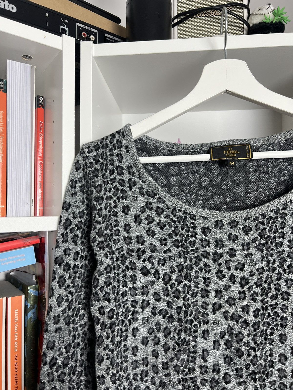 Designer × Fendi × Vintage Vintage 90s Fendi merino wool leopard print cropped sweater S Size S / US 4 / IT 40 - 4 Thumbnail