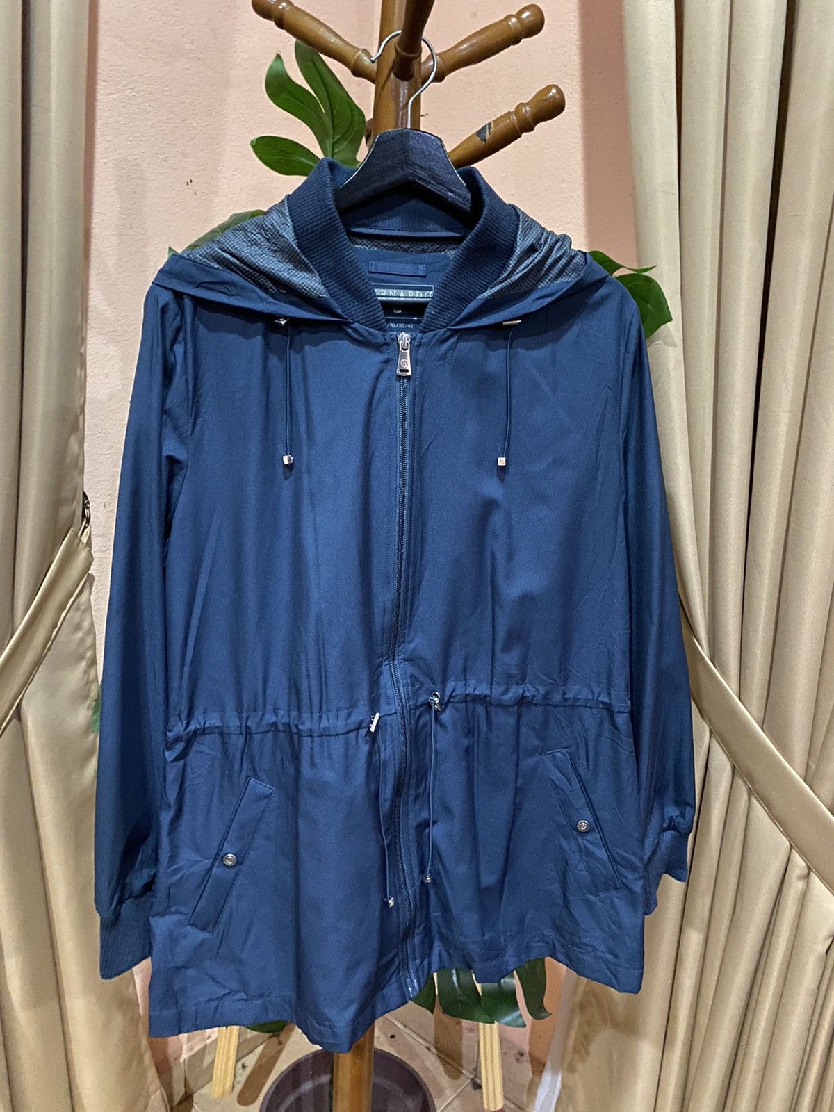 Designer Bernardo Lightweight Hooded Jacket Navy with Drawstring Size XL / US 12-14 / IT 48-50 - 3 Thumbnail