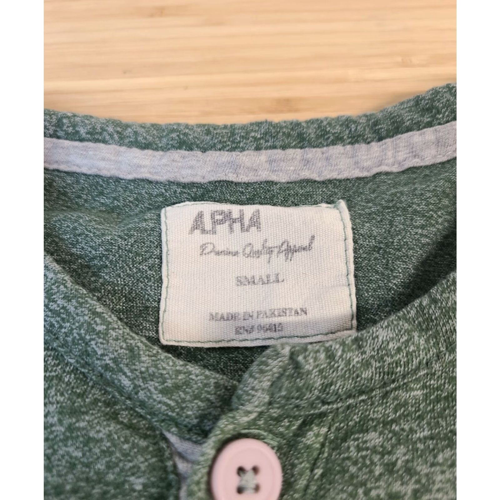 Vintage Alpha Men’s Shirt Men’s Small T-Shirt S Green Banana T-Shirt Mens Shirt Banana Green S Mens Size US S / EU 44-46 / 1 - 4 Thumbnail