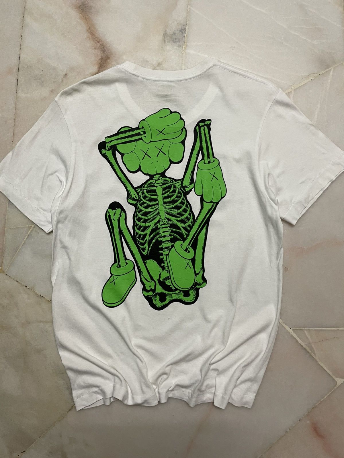 Kaws 💥Rare💥Uniqlo Kaws Rare Backhit Print Sick Bones Mega Print Size US M / EU 48-50 / 2 - 9 Thumbnail