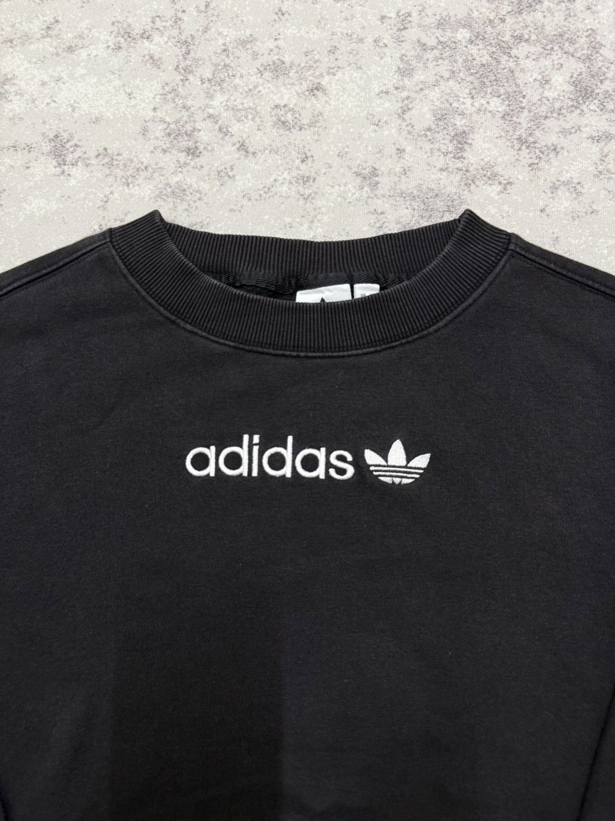 Adidas Adidas Emroidery Spellout Logo Cropped Sweatshirt Size XS / US 0-2 / IT 36-38 - 4 Thumbnail