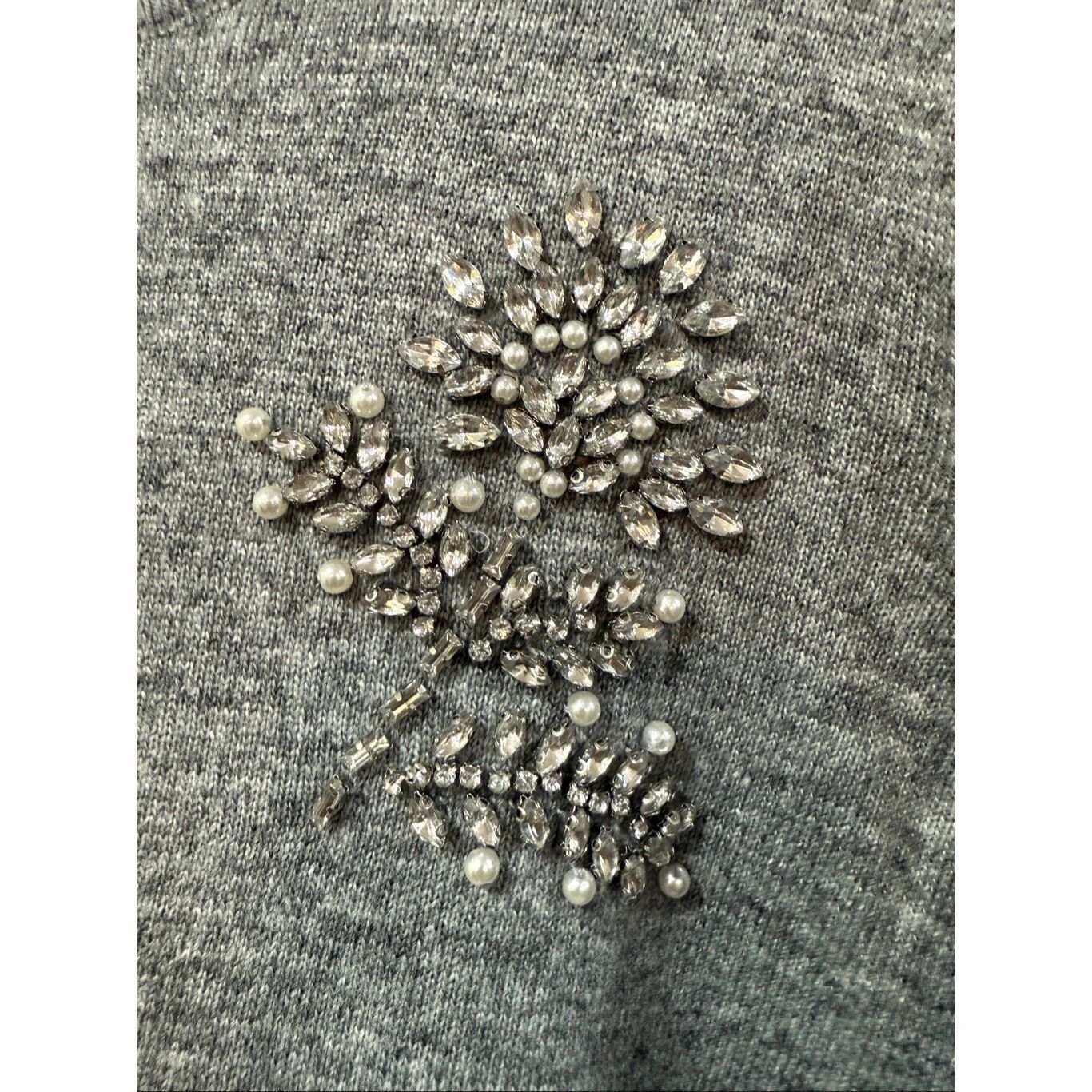 Loft LOFT NWT grey crew neck sweater with a crystal floral embell Size L / US 10 / IT 46 - 5 Thumbnail