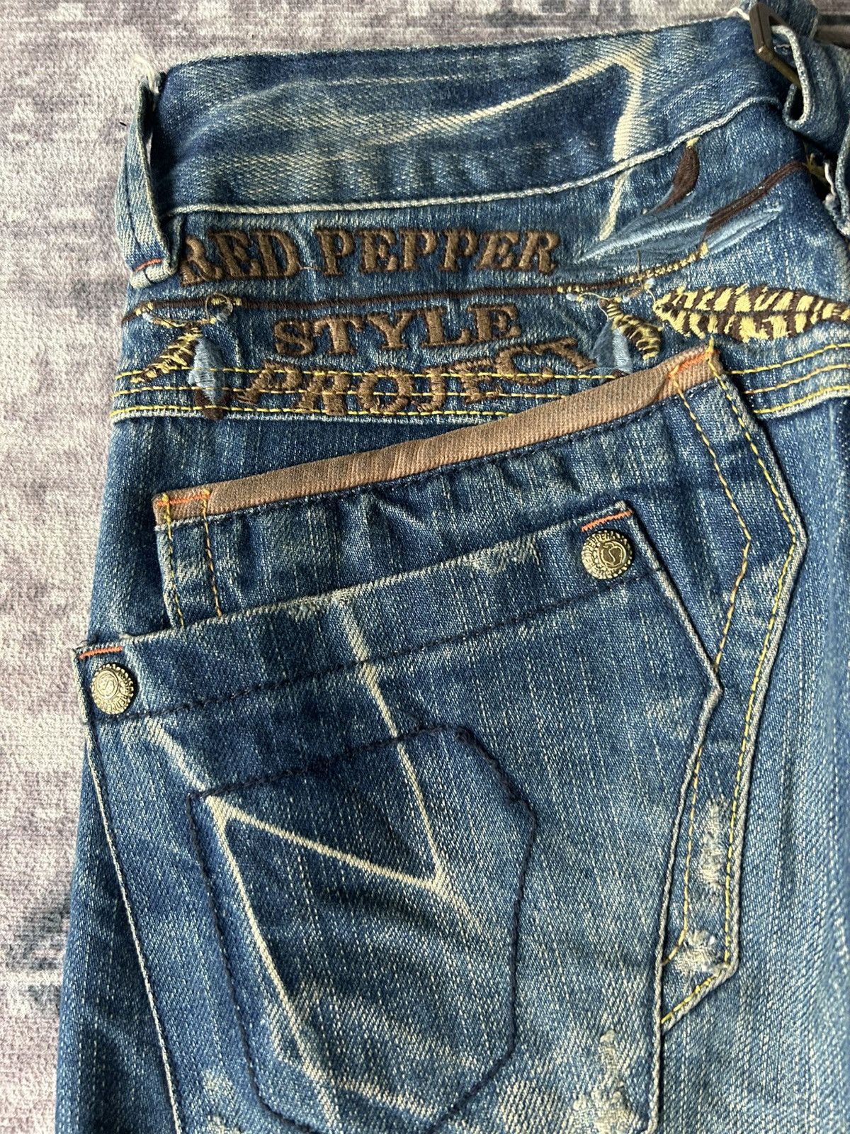 Ed Hardy Y2K Red Pepper Flared Jeans Size 28" / US 6 / IT 42 - 7 Thumbnail
