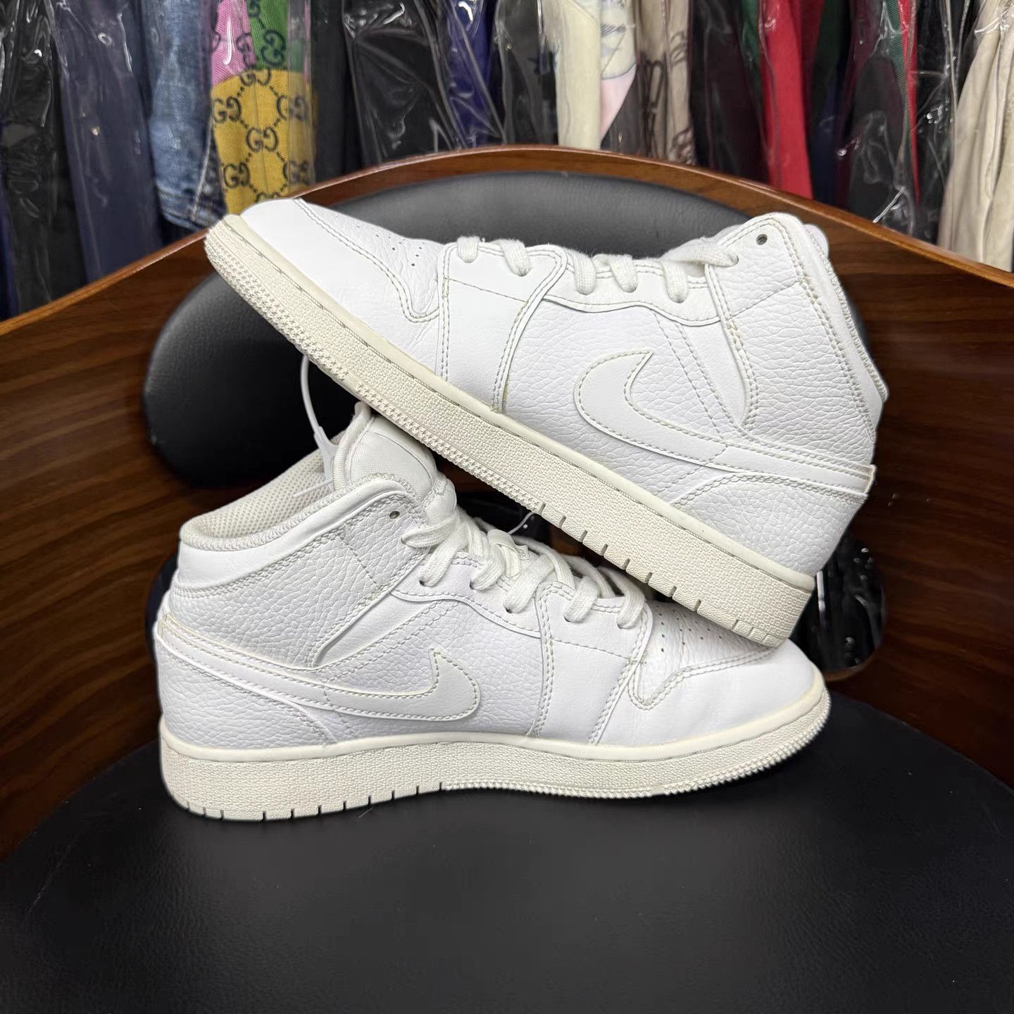 Jordan Brand Air Jordan 1 Mid Sneakers K15 Size US 8.5 / IT 38.5 - 7 Thumbnail