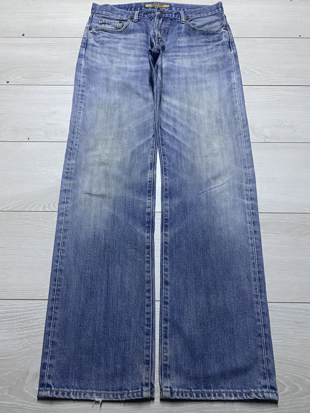 Japanese Brand Vintage Japanese Uniqlo S-002 Light Wash Distressed Jeans Size US 33 - 1 Thumbnail