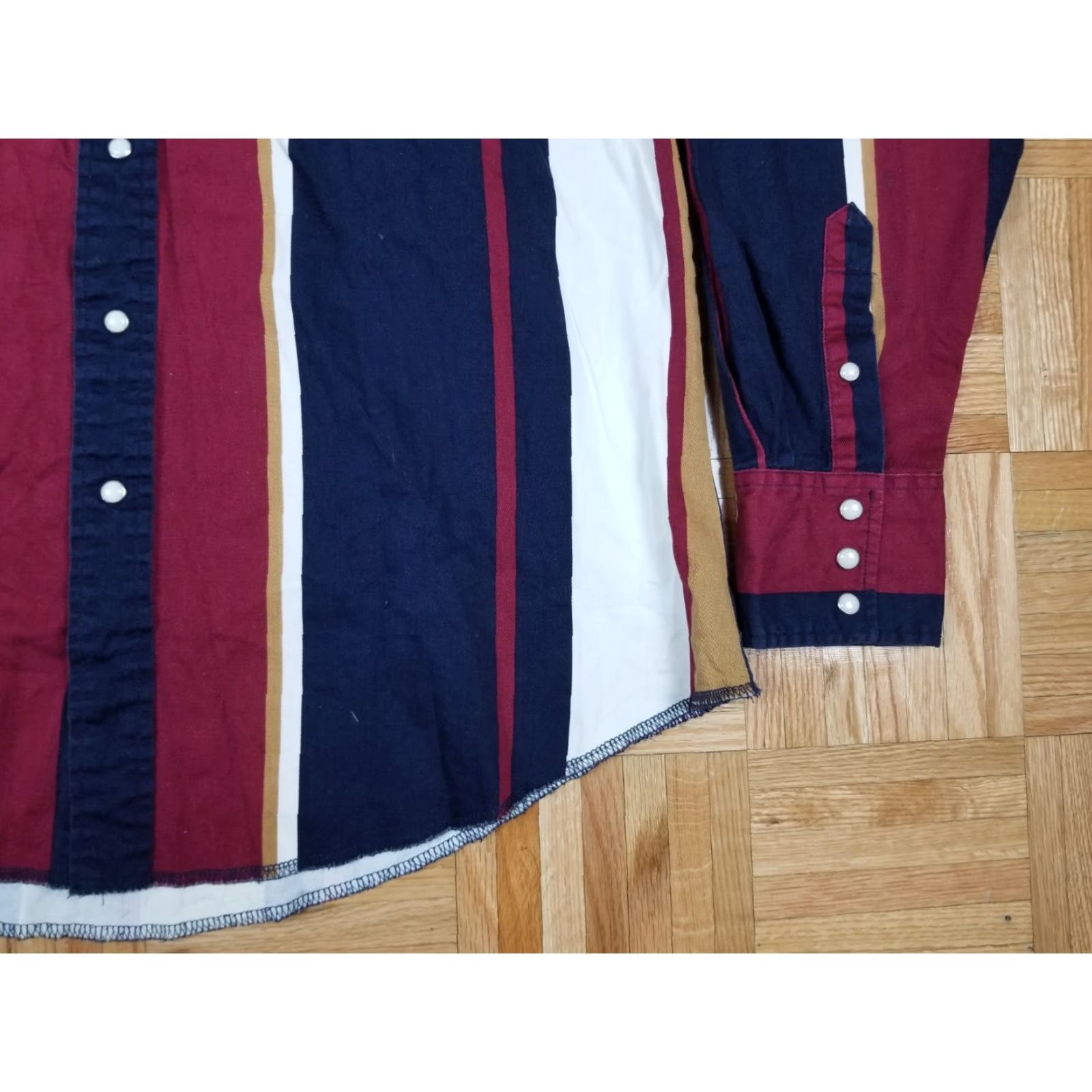 Wrangler VINTAGE Wrangler Western COWBOYS PEARL SNAP Striped Brushpopper SHIRT XL blue cotton Men Regular Shirt XL blue striped Western vintage Wrangler Mens Size US XL / EU 56 / 4 - 3 Thumbnail