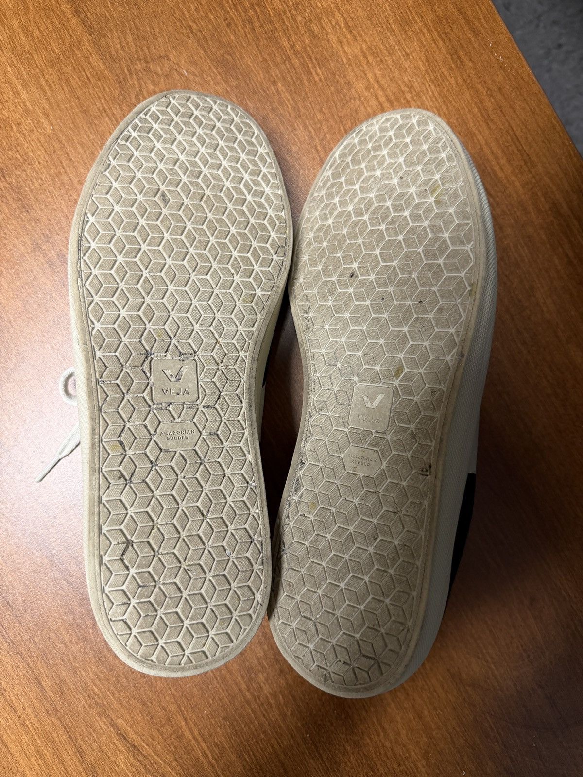 Veja Veja Shoes Men Rare Model Size US 9 / EU 42 - 2 Thumbnail