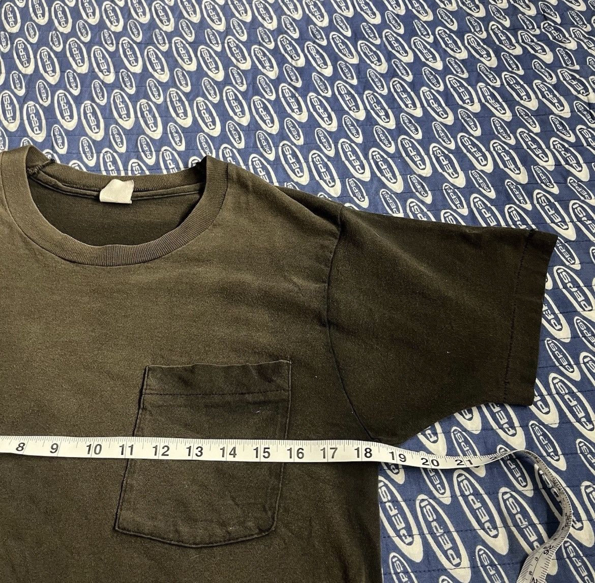 Fruit Of The Loom Vtg 90s Fruit of the Loom Sunfaded Faded Pocket Shirt Black Size US M / EU 48-50 / 2 - 8 Thumbnail