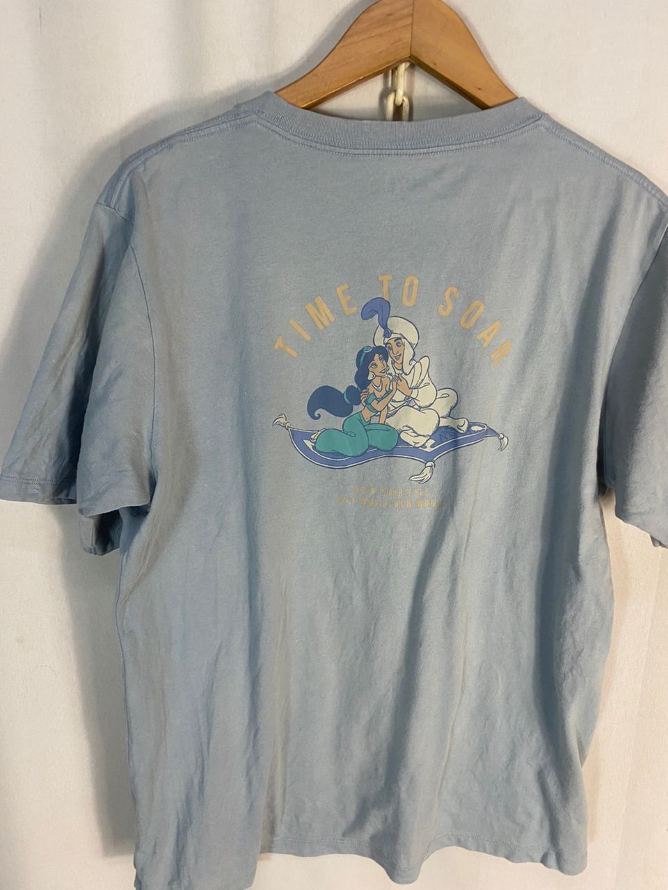 Cartoon Network × Disney × Uniqlo Aladdin Disney x Uniqlo tshirt Size US M / EU 48-50 / 2 - 8 Thumbnail