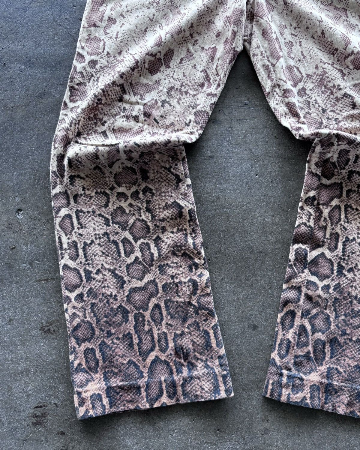 If Six Was Nine × Japanese Brand × Le Grande Bleu (L.G.B.) Betty Banlay Ifsixwasnine Lgb Style Snake Skin Flared Pants Size US 29 - 2 Thumbnail