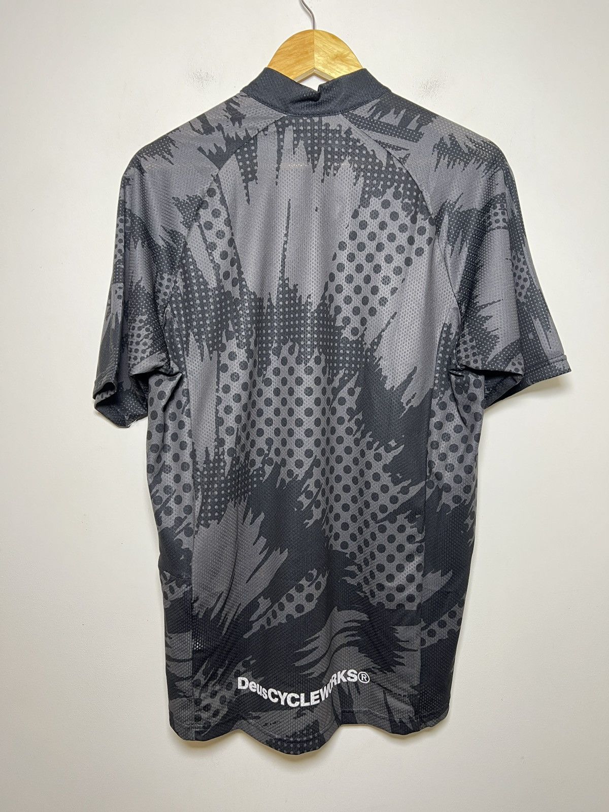 Deus Ex Machina 150$ deus ex machina tech cycle/running mtb zip shirt Size US XL / EU 56 / 4 - 10 Thumbnail