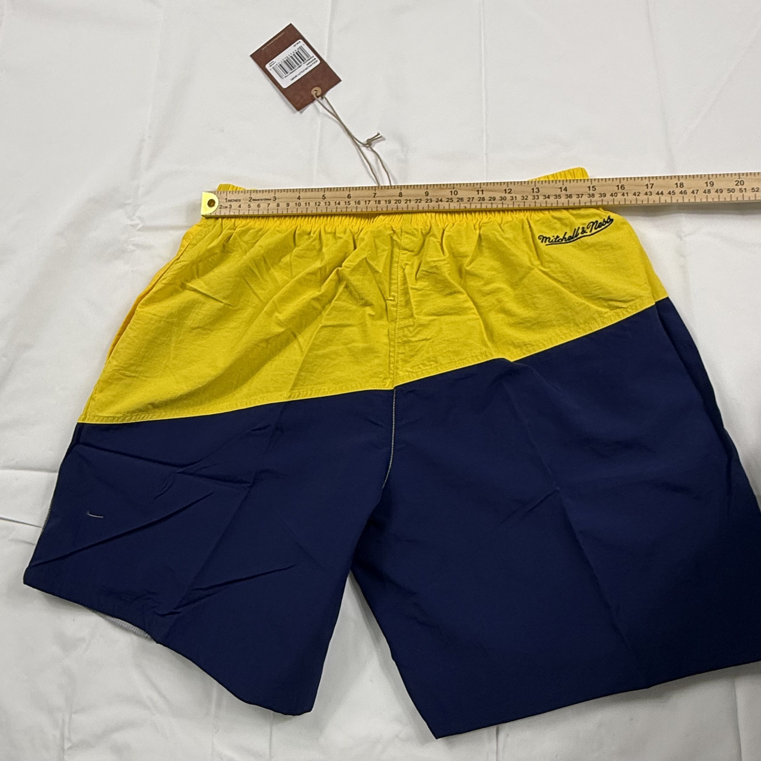Mitchell & Ness Mitchell & Ness Michigan Wolverines College Shorts Mens Size US 36 / EU 52 - 9 Thumbnail