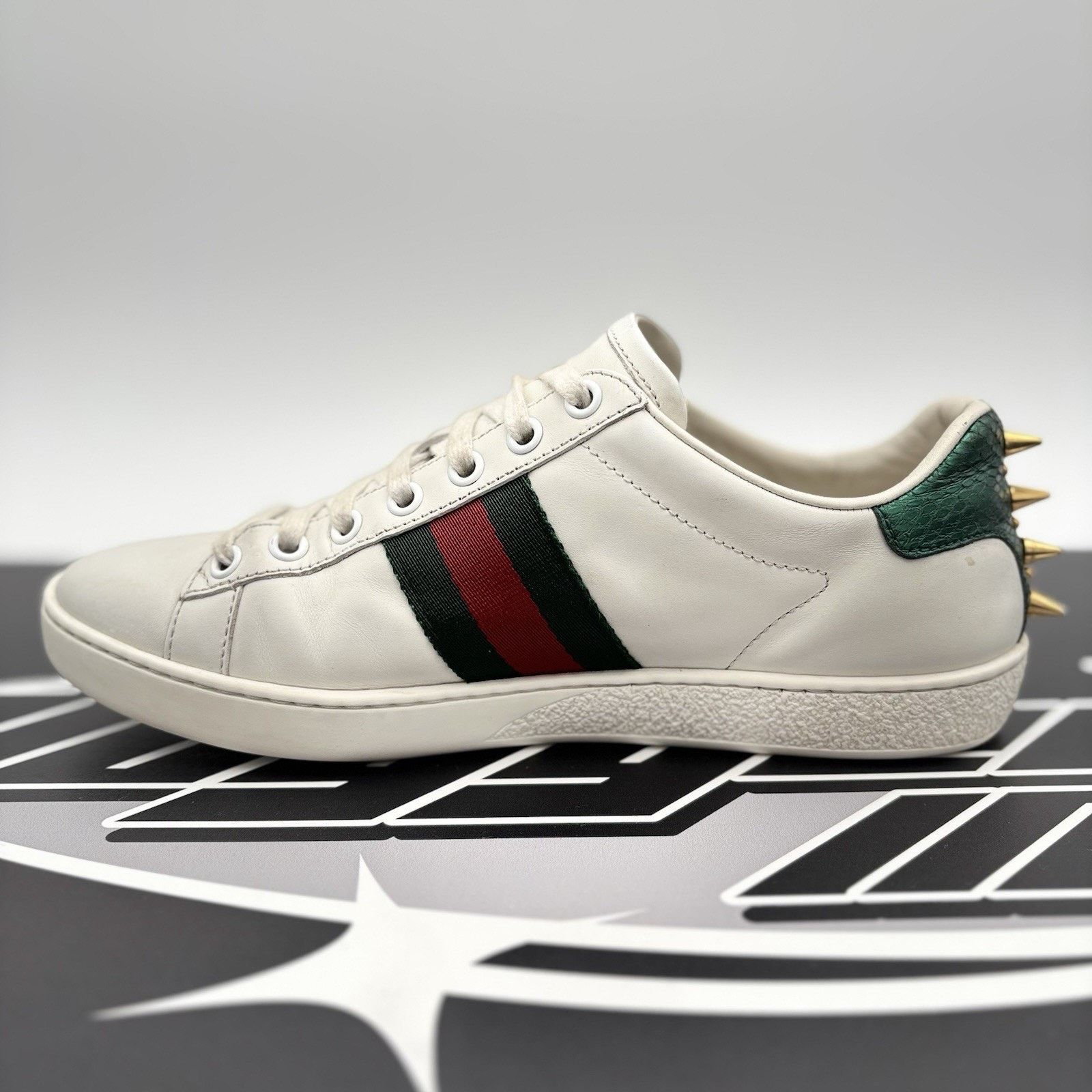 Gucci Gucci Ace Studded ' White, Pearls ' | GREAT CONDITION! Size US 6.5 / EU 39-40 - 4 Thumbnail