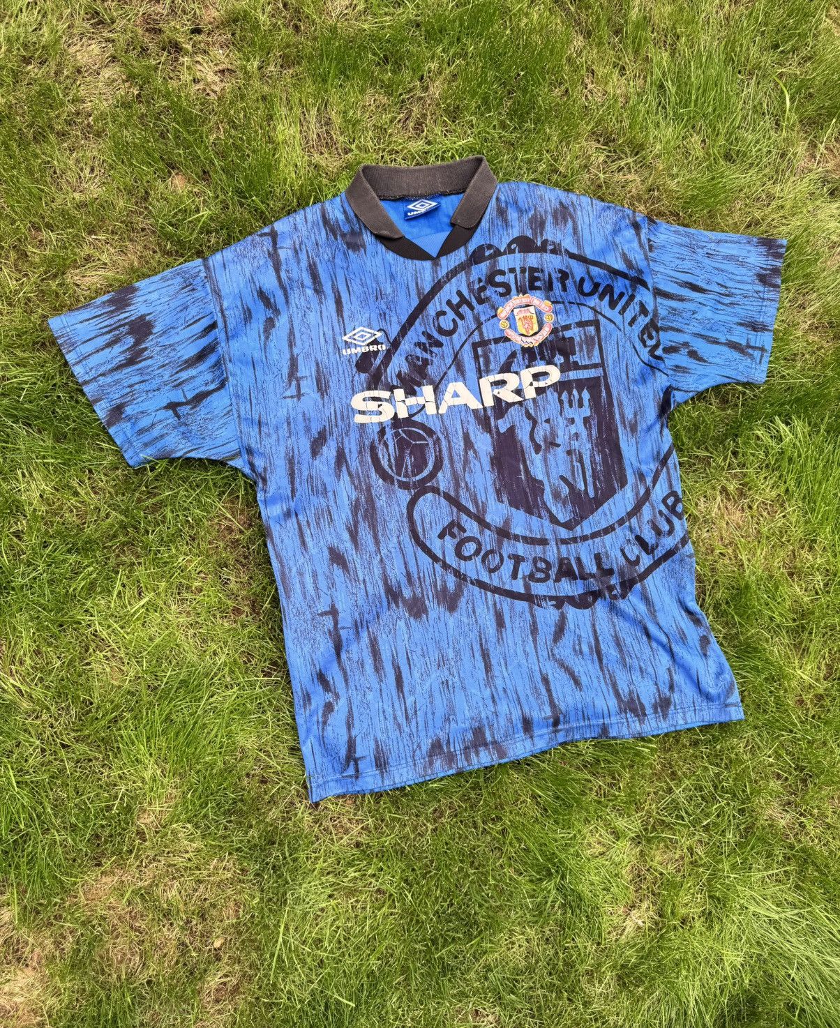 Umbro MANCHESTER UNITED 1992 1993 AWAY FOOTBALL Size US L / EU 52-54 / 3 - 3 Thumbnail