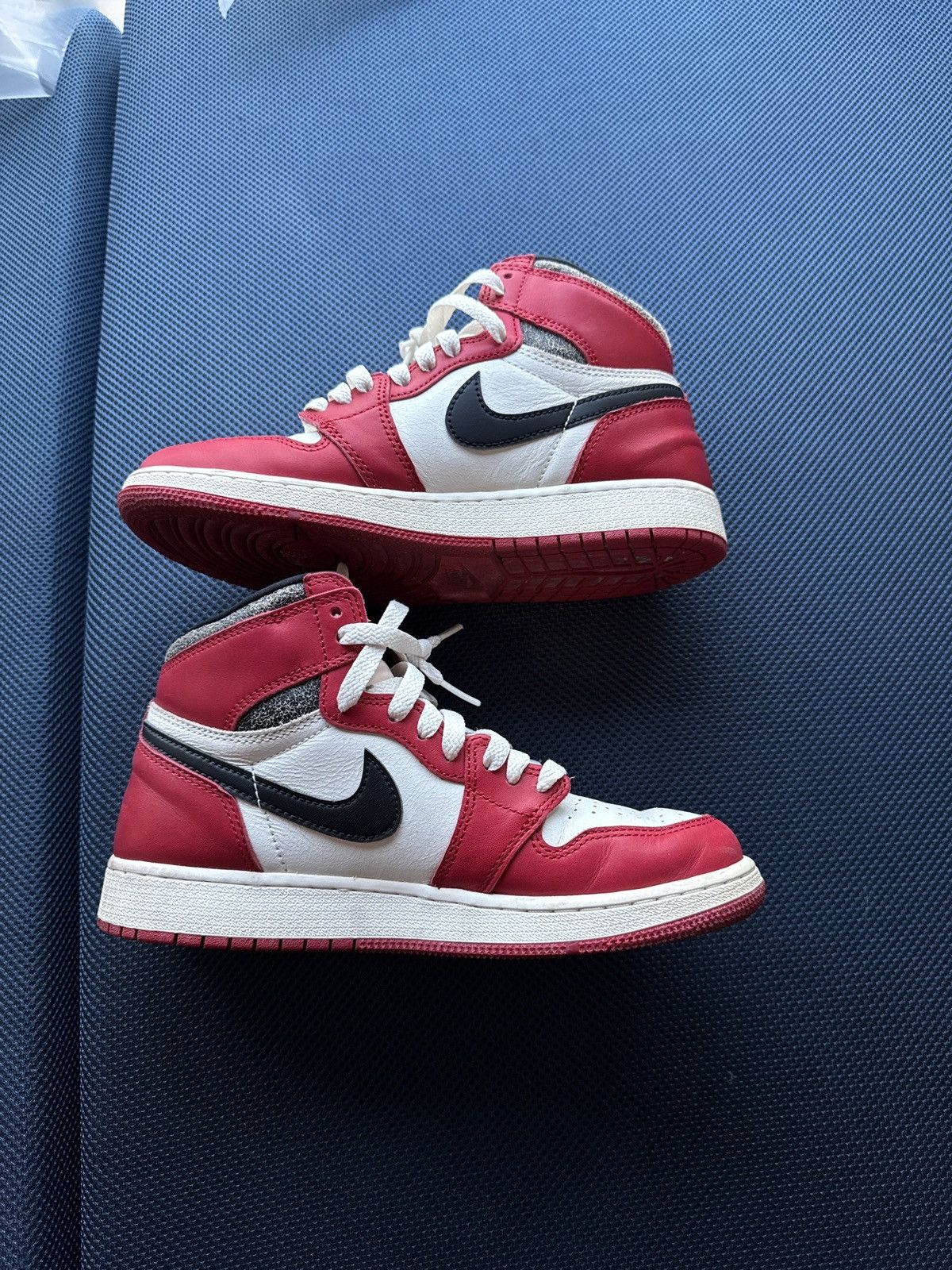 Jordan Brand Air Jordan 1 Retro High OG GS 'Chicago Lost & Found' Size US 6.5 / EU 39-40 - 3 Thumbnail