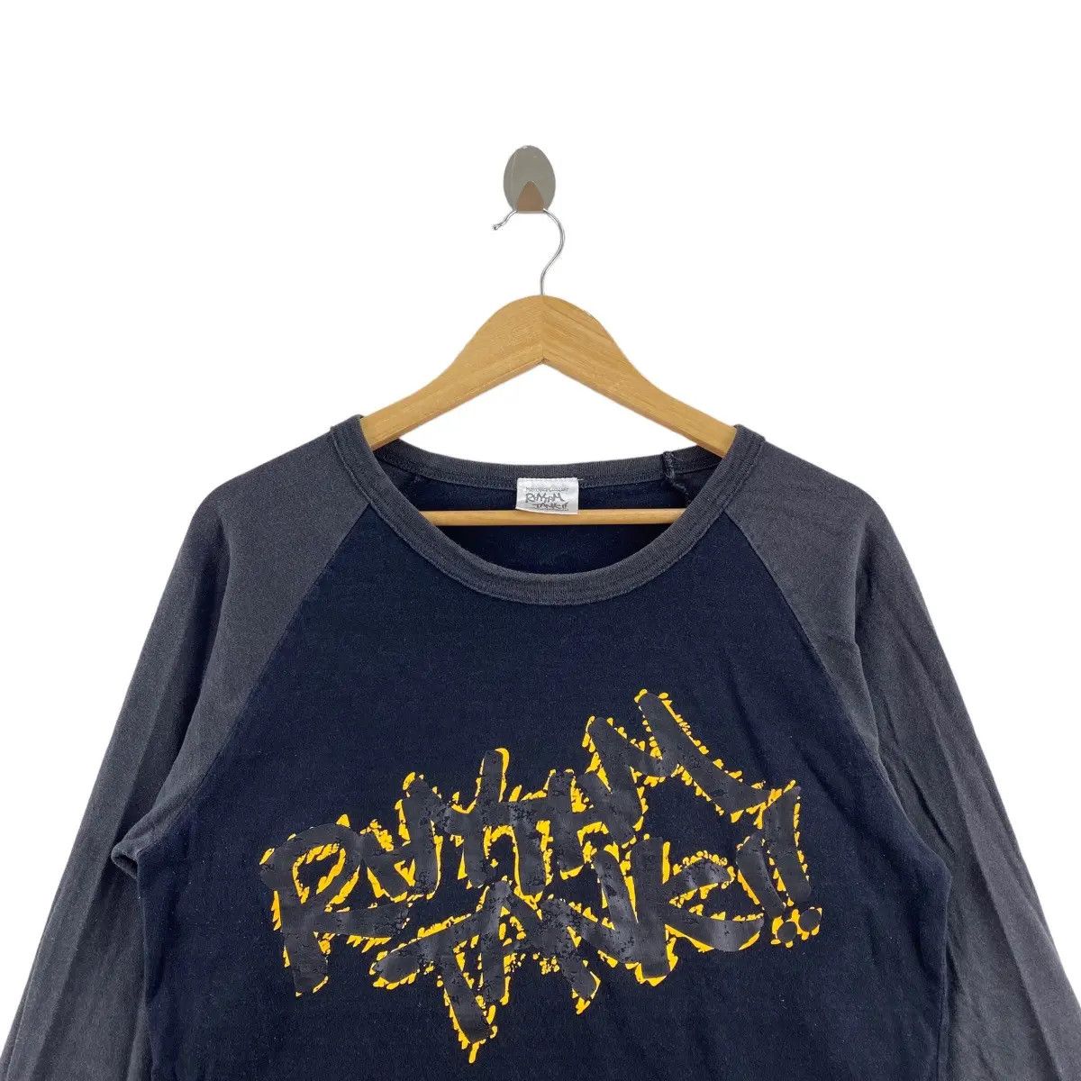 Vintage MAY’N RHYTHM TANK Special Concert 2011 Tee Shirt Top Size M / US 6-8 / IT 42-44 - 3 Thumbnail