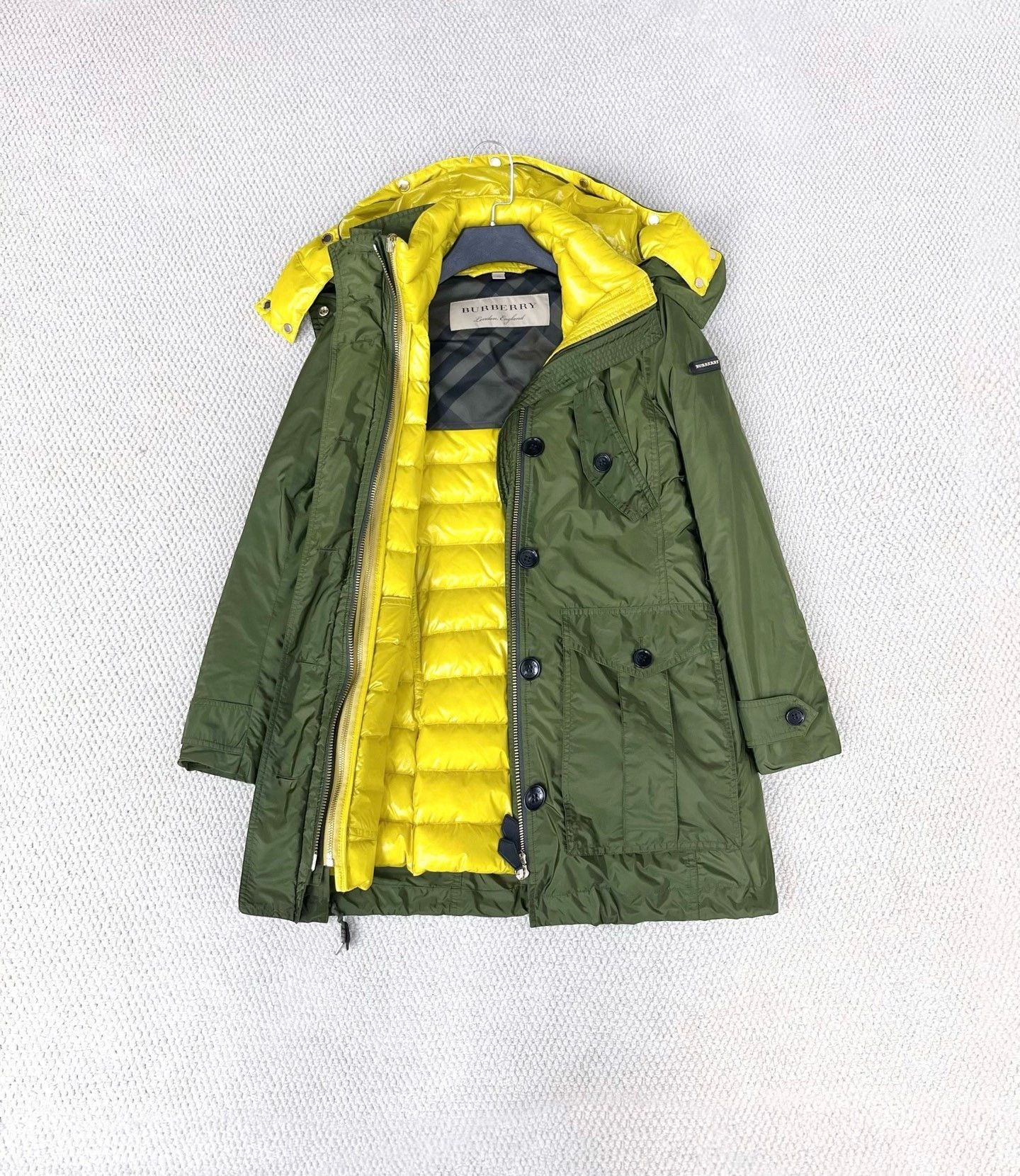 Burberry Burberry Yellow-Green Sleeve Badge Long Down Jacket Size US S / EU 44-46 / 1 - 5 Thumbnail
