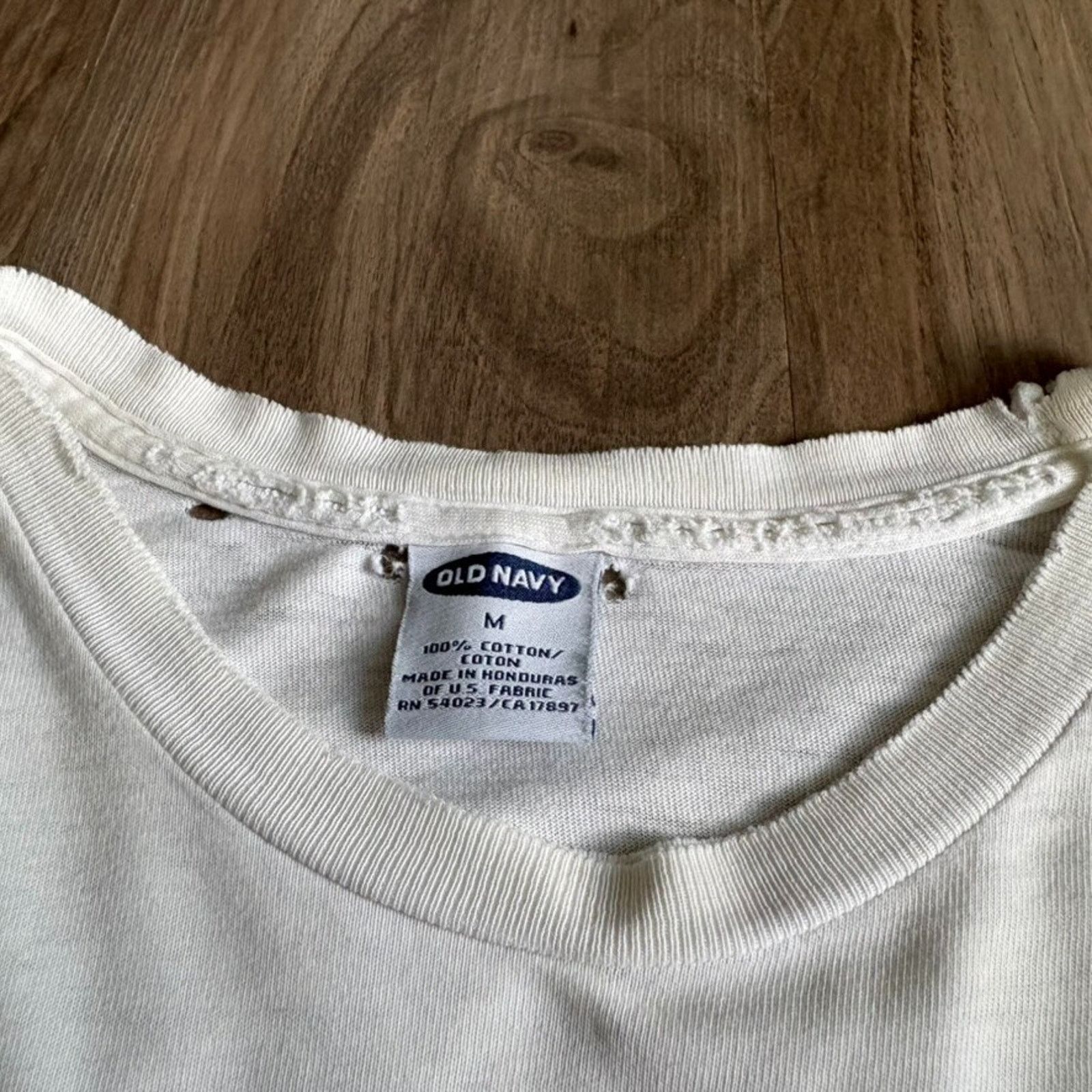 Old Navy × Vintage Vintage Old Navy T-Shirt Mens Size M Distressed Thrashed Size US M / EU 48-50 / 2 - 3 Thumbnail