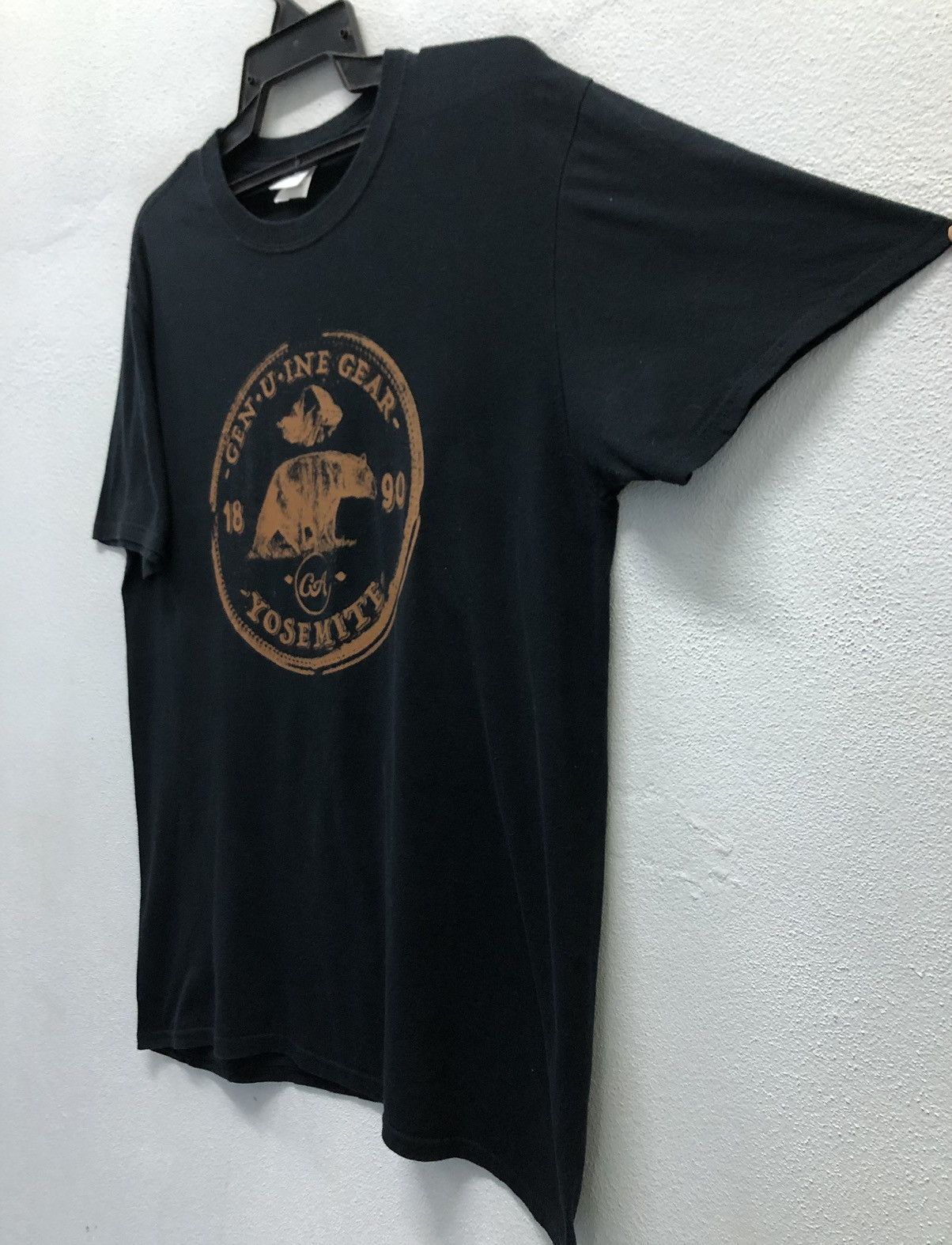 Vintage Vintage Gildan Genuine Gear Yosemite T-Shirt Size US L / EU 52-54 / 3 - 5 Thumbnail