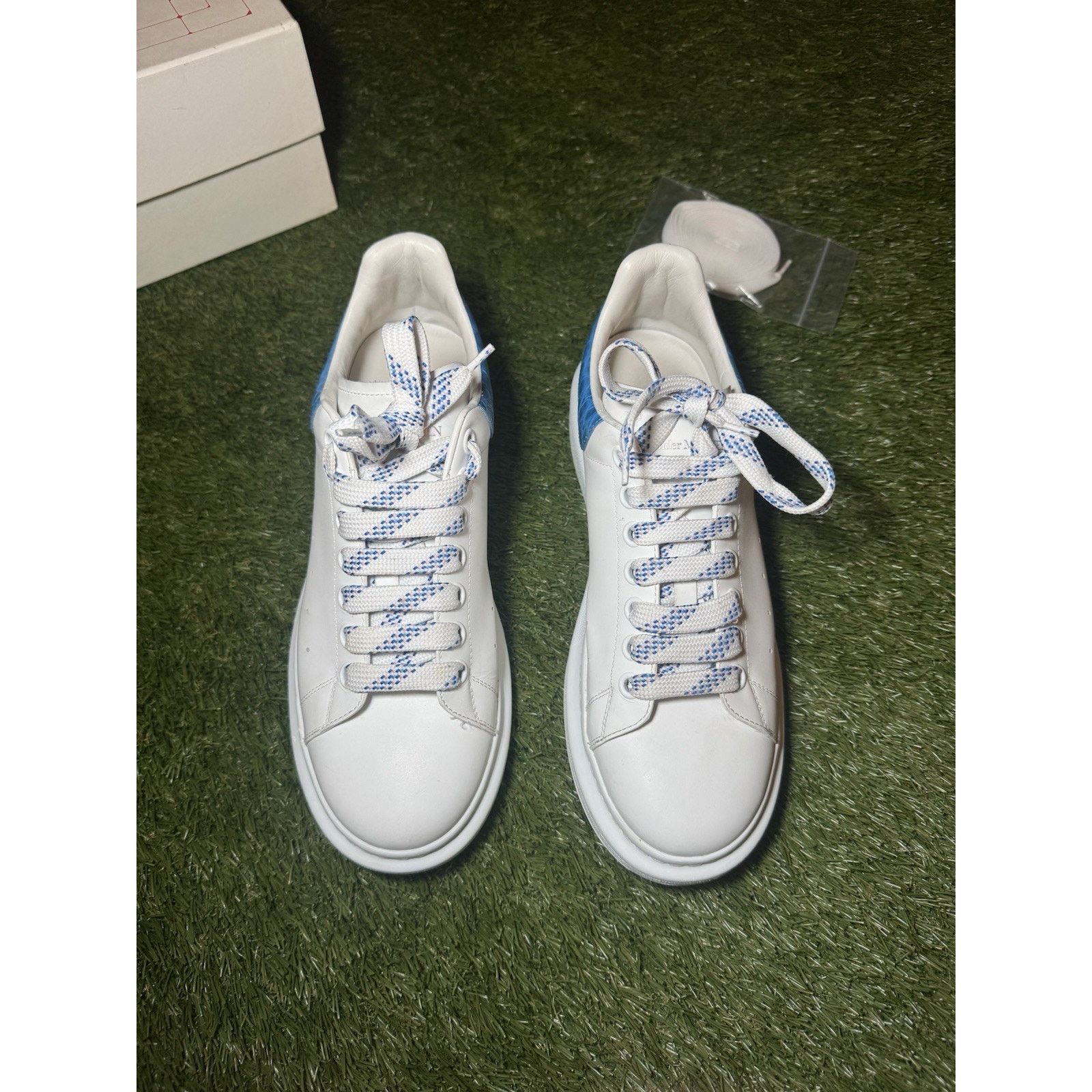 Alexander McQueen Alexander McQueen White Ultramarine Crocodile Size 42EU / 9M Size US 9 / EU 42 - 3 Thumbnail