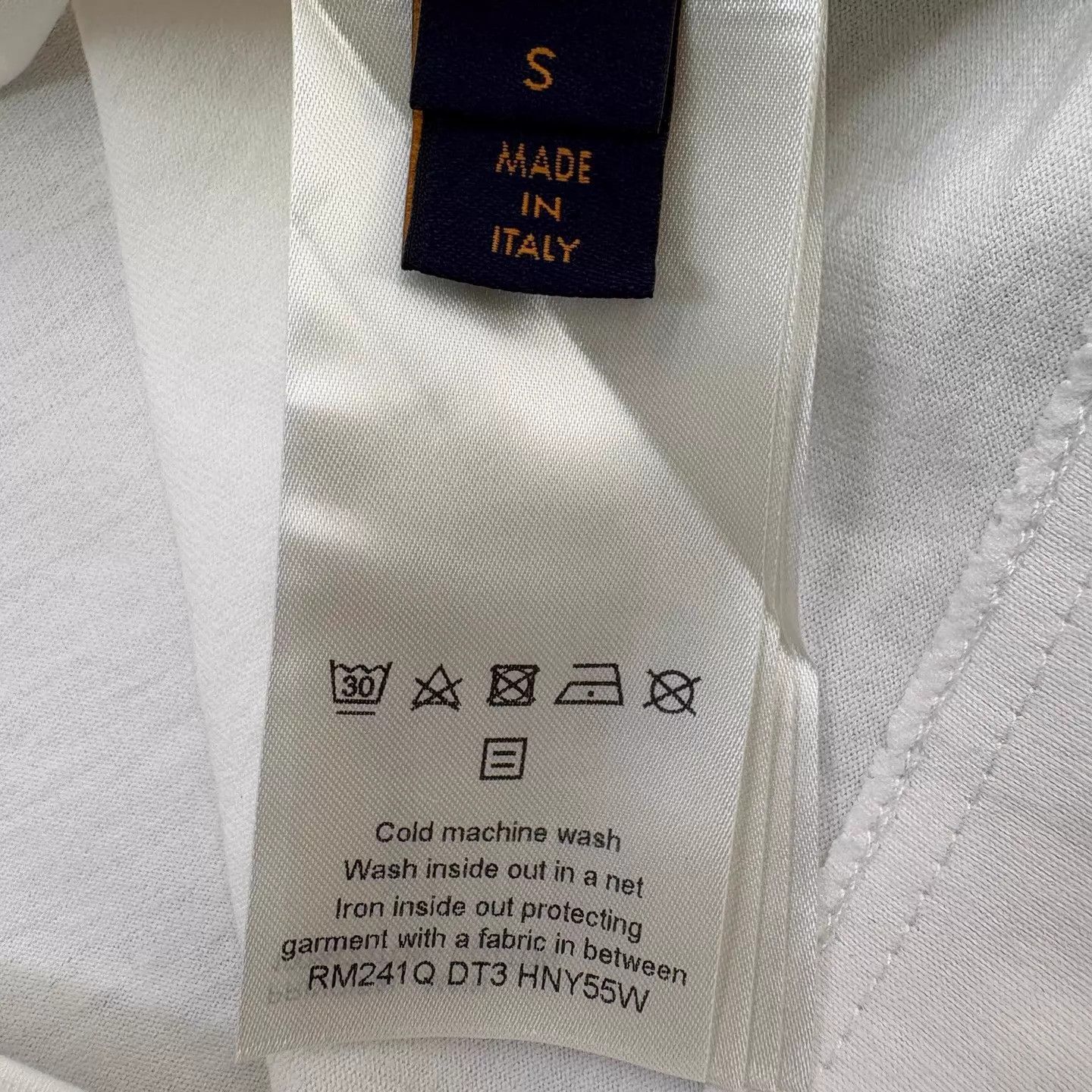 Louis Vuitton Louis Vuitton White Embossed Logo Short-Sleeve Tee S New Size US S / EU 44-46 / 1 - 6 Thumbnail