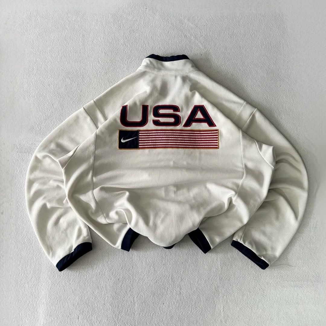 Nike TRACK JACKET NIKE USA VINTAGE 90'S Size US L / EU 52-54 / 3 - 1 Thumbnail