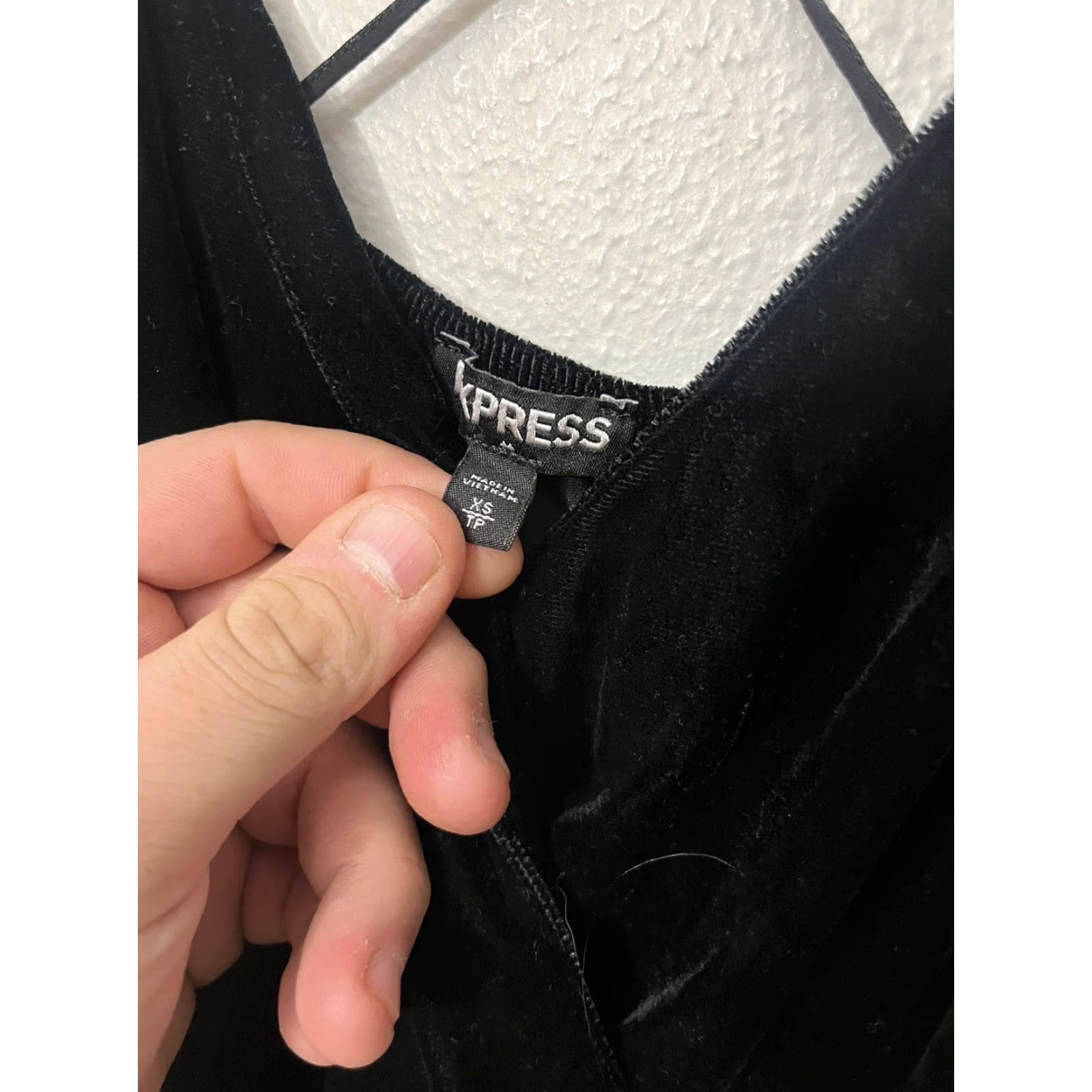 Express VINTAGE Express Women’s Velour Tank Shirt XS Black Spaghetti Strap Tank Top Womens XS Black Velour Express Tank Size XS / US 0-2 / IT 36-38 - 2 Thumbnail