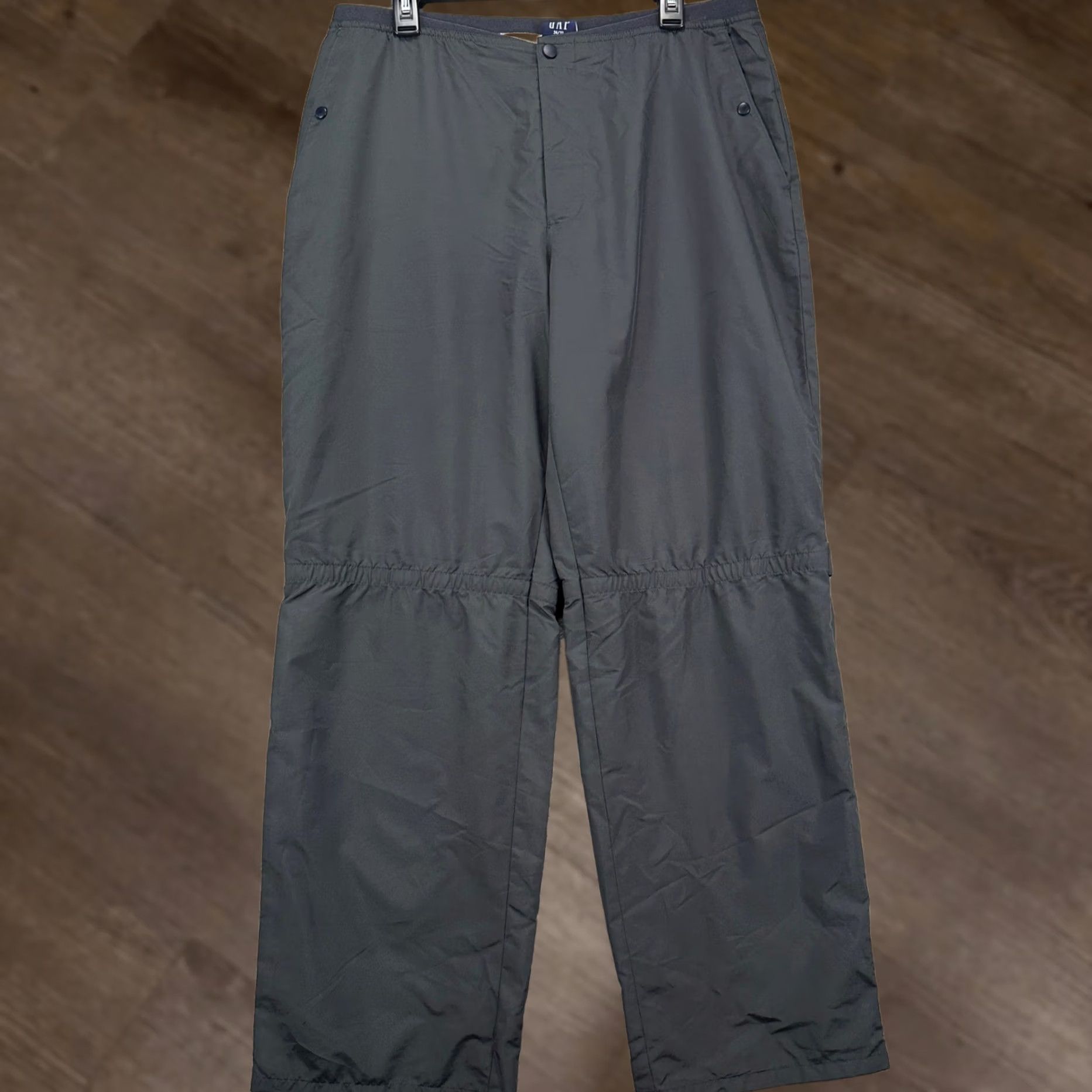 Gap GAP Mens Windpants Windbreaker Pants 34X32 Dark Grey Wind Rain Resistant Outdoor Pockets NEW Size US 34 / EU 50 - 1 Thumbnail