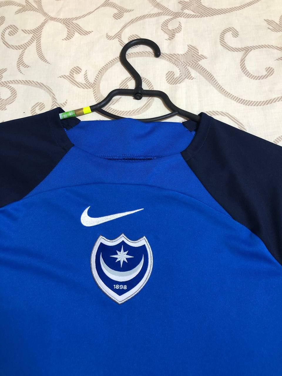Nike PORTSMOUTH TRAINING SHIRT FOOTBALL SOCCER JERSEY NIKE Size US L / EU 52-54 / 3 - 9 Thumbnail