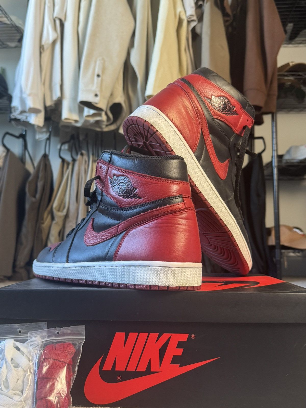 Jordan Brand Jordan Retro 1 Banned (2016) Size US 15 / EU 48 - 3 Thumbnail