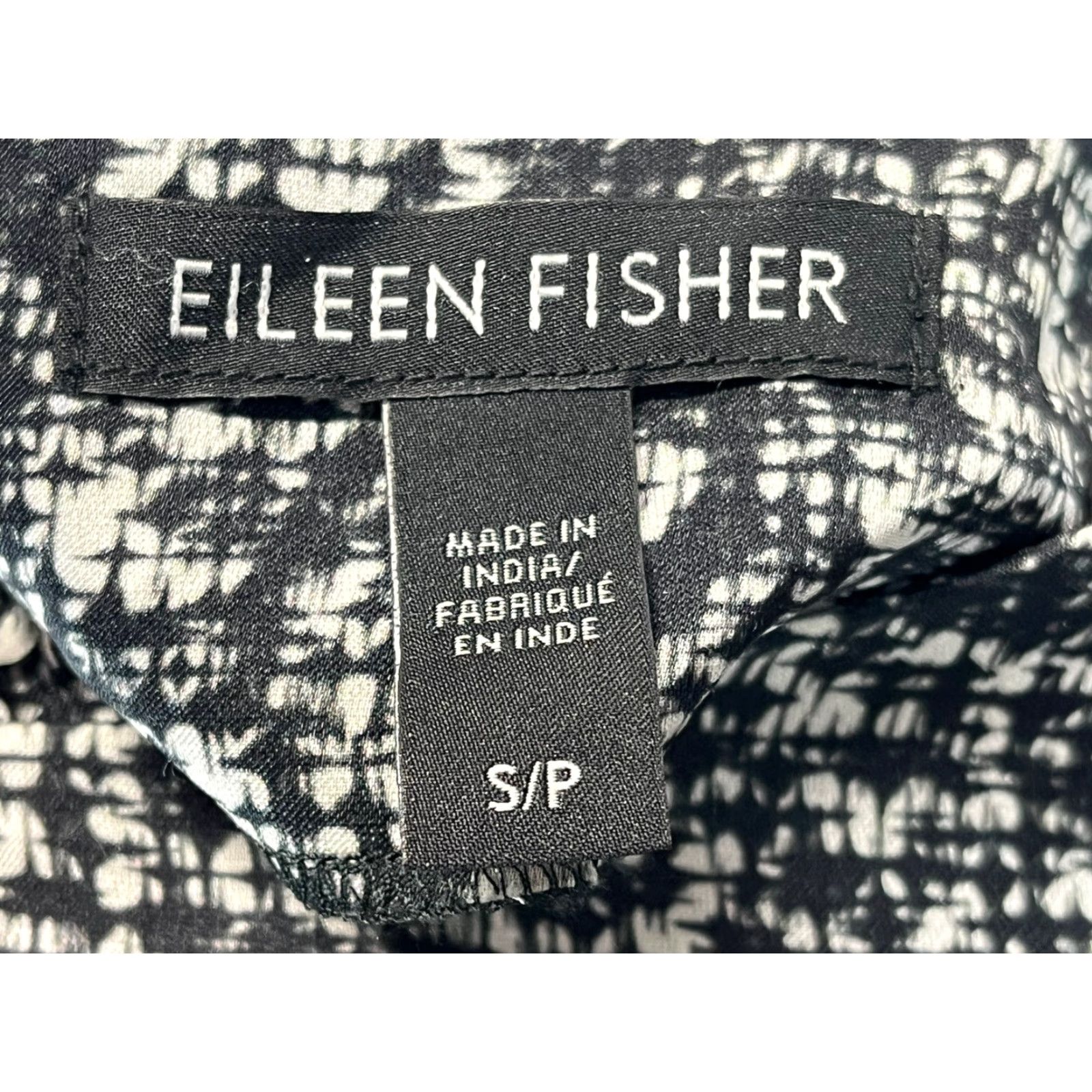 Eileen Fisher Eileen Fisher Blouse Silk Blend Funnel Neck Sz Small VGUC Black White Classic Multicolor Colorful Long Sleeve Regular Women Size S / US 4 / IT 40 - 7 Thumbnail