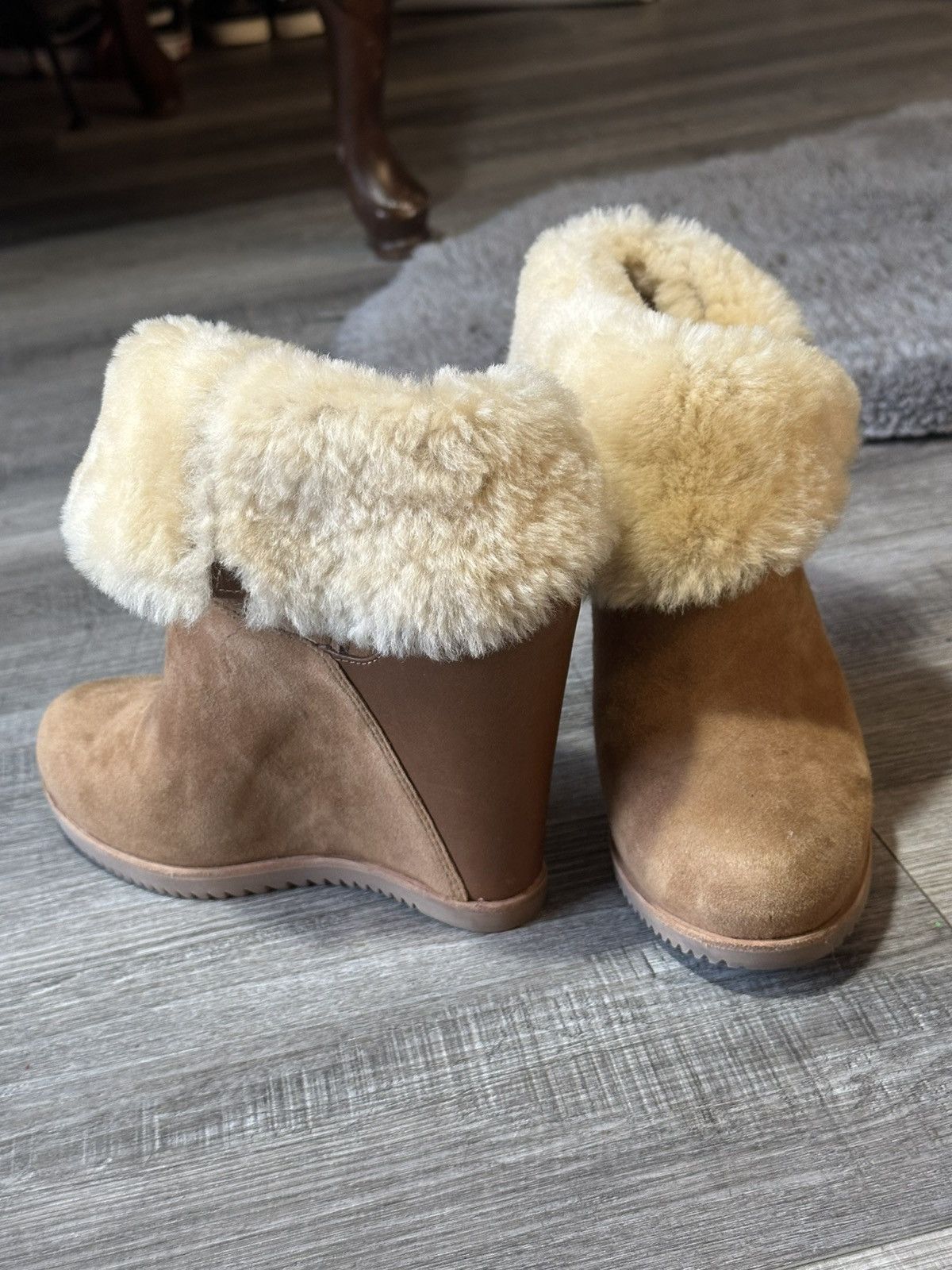 Ugg UGG Classic Mondri Cuff Wedge Boots Size US 6.5 / IT 36.5 - 13 Thumbnail