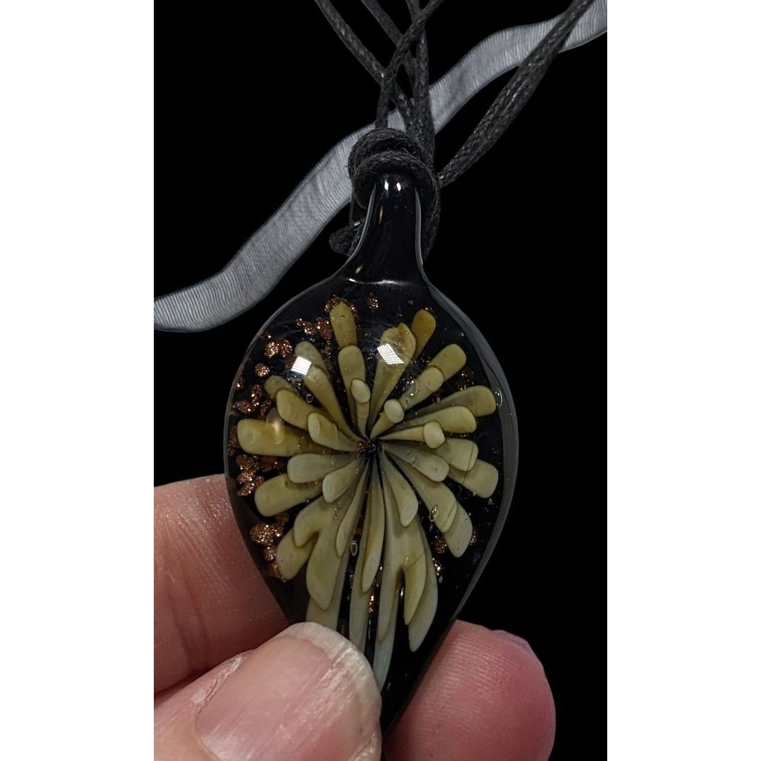 Other Handmade Teardrop Twist Glass Floral Pendant Necklace Size ONE SIZE - 3 Thumbnail