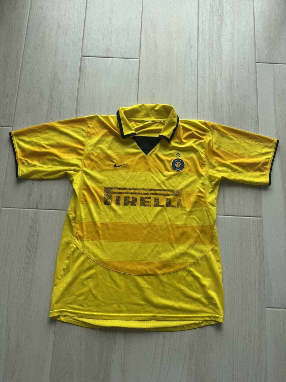 Other Inter Milan Third football Nike Yellow Maglia Jersey L Size US L / EU 52-54 / 3 - 1 Thumbnail