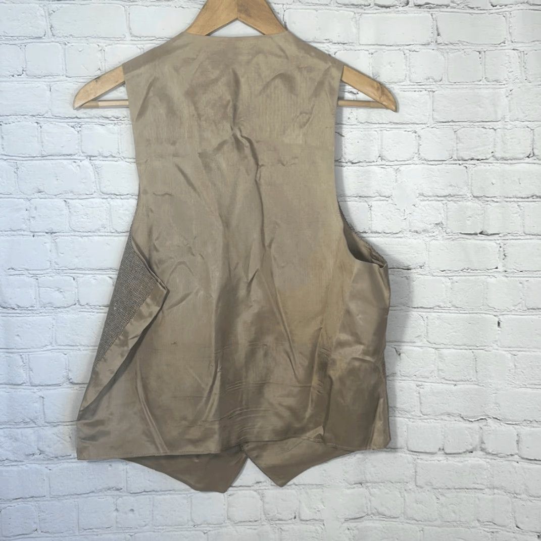 Vintage VINTAGE Men’s Vest Waistcoat with Metal Embellishments Horse Stagecoach Wool Brown L Vest Men Brown Size US L / EU 52-54 / 3 - 8 Thumbnail