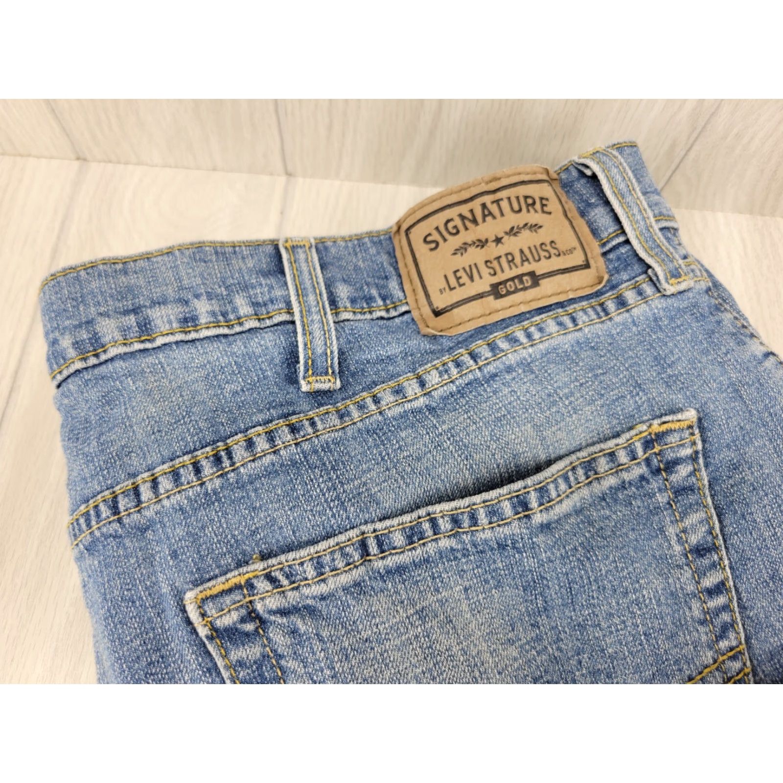 Vintage Levis Signature Jeans Mens 42x30 Blue Denim 5-Pocket Belt Loops Athletic Fit Size US 42 / EU 58 - 5 Thumbnail
