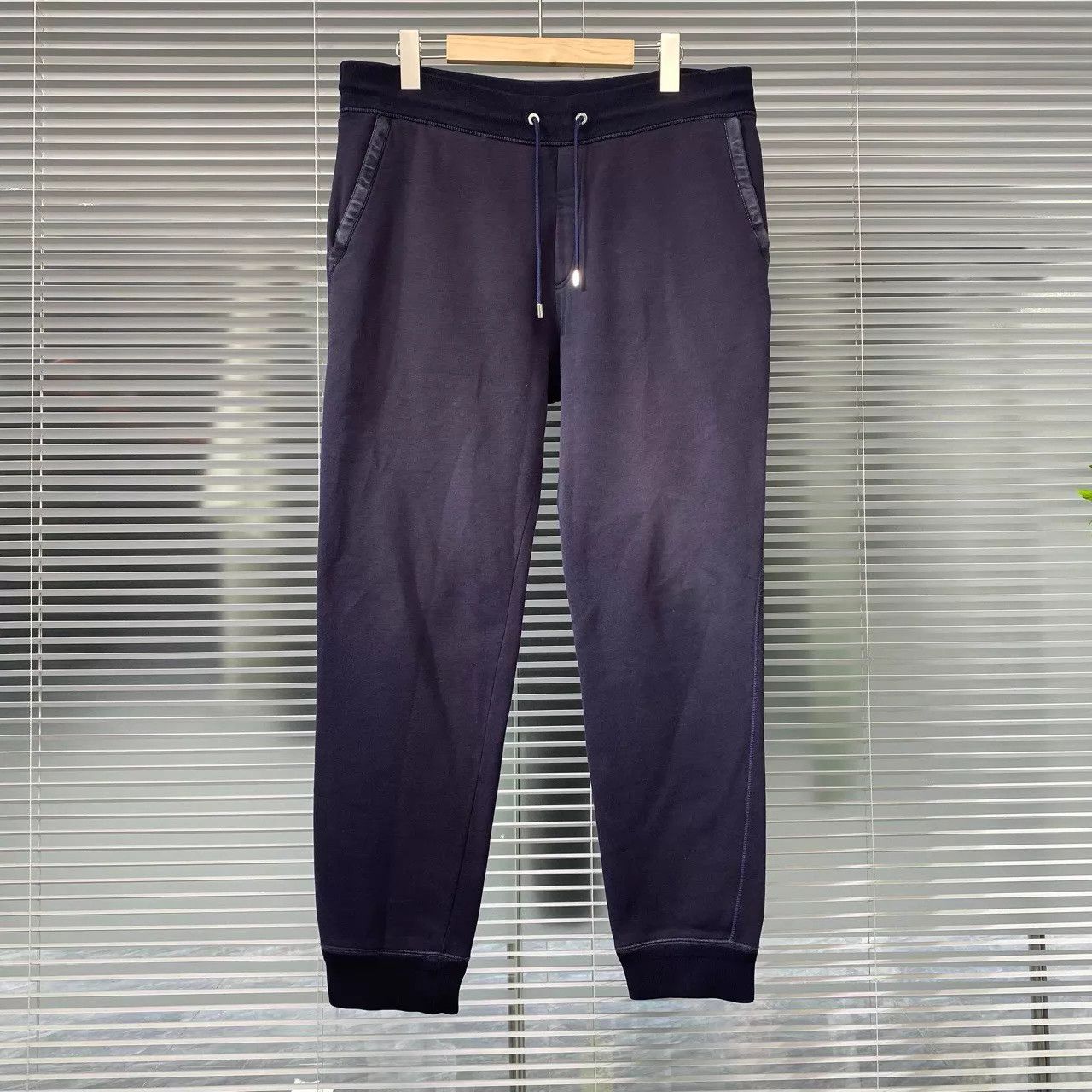 Louis Vuitton LV Navy Blue Drawstring Cuffed Trackpants L (Ring Logo) Size US 34 / EU 50 - 1 Thumbnail