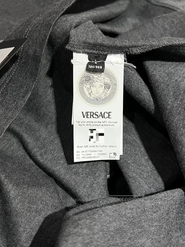 Versace Versace Medusa embroidered cotton T-shirt Size US L / EU 52-54 / 3 - 7 Thumbnail