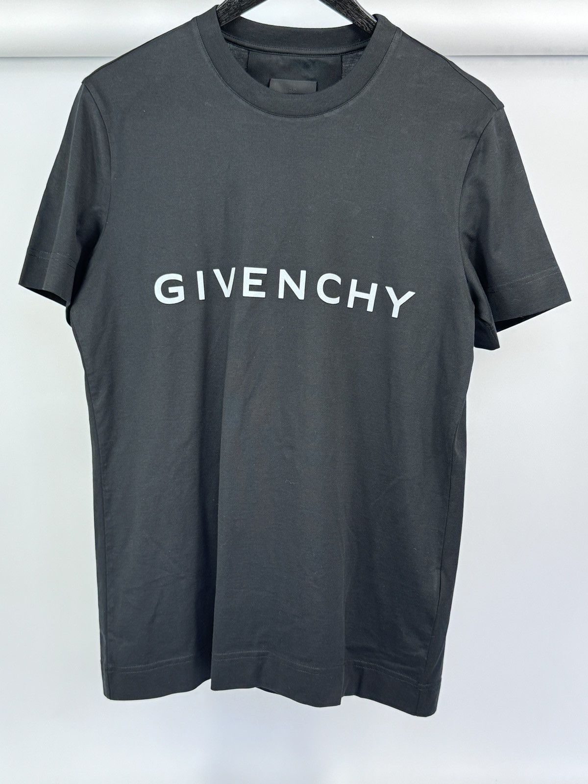 Givenchy LOGO PRINT T-SHIRT Size US S / EU 44-46 / 1 - 1 Thumbnail
