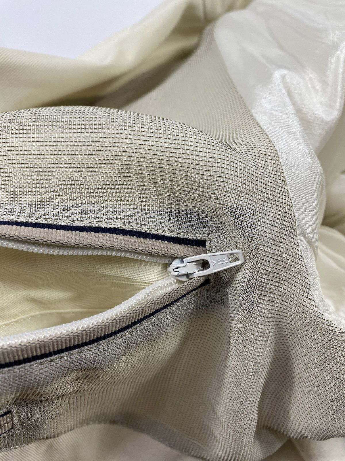 Canali 🔥LASTDROP🔥 Canali Milk Nylon Zip Pocket Blazer Nylon Jacket Size US XL / EU 56 / 4 - 15 Thumbnail