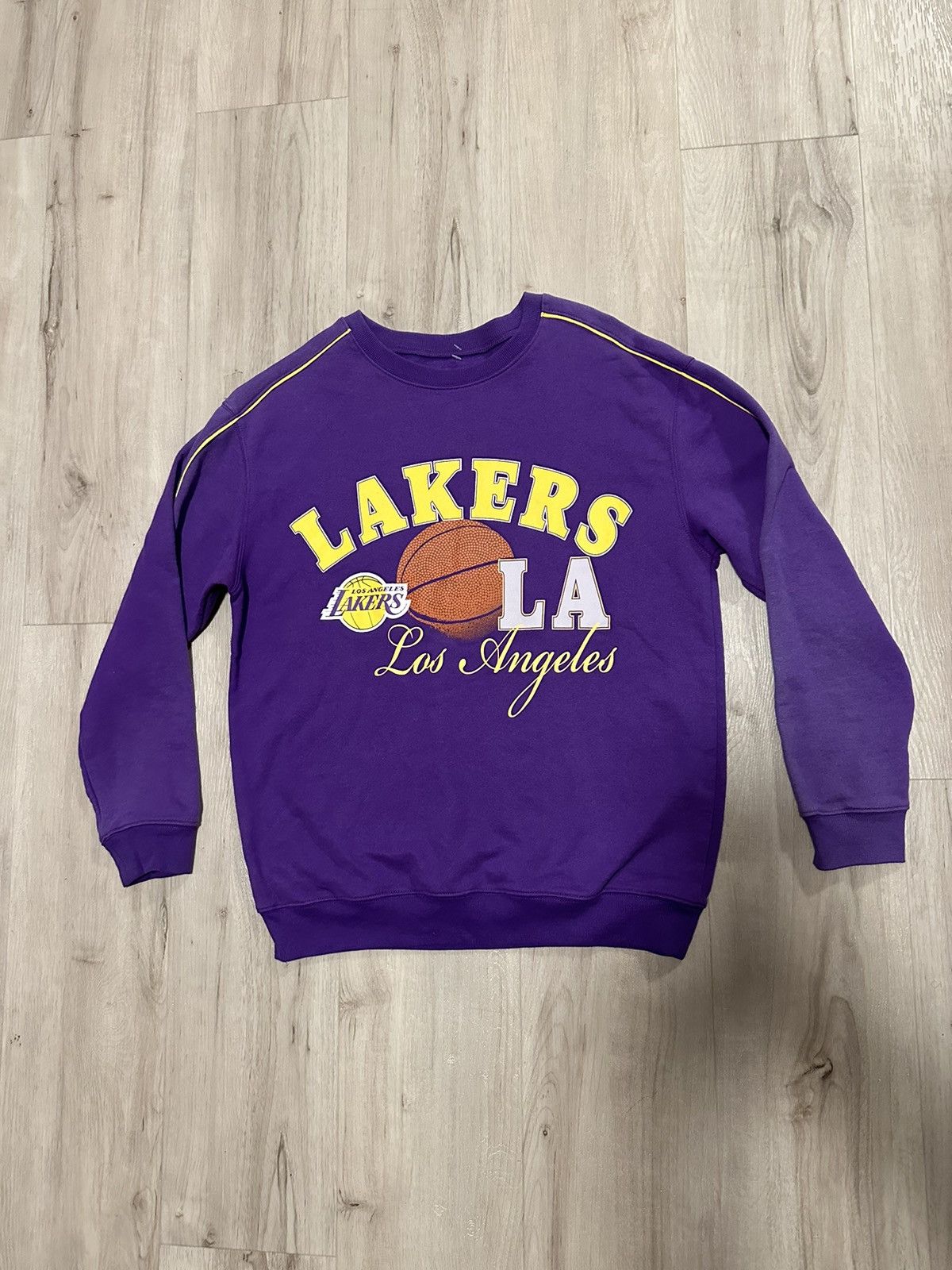 NBA NBA Los Angeles Lakers purple crewneck sweatshirt Size M Size US M / EU 48-50 / 2 - 2 Thumbnail