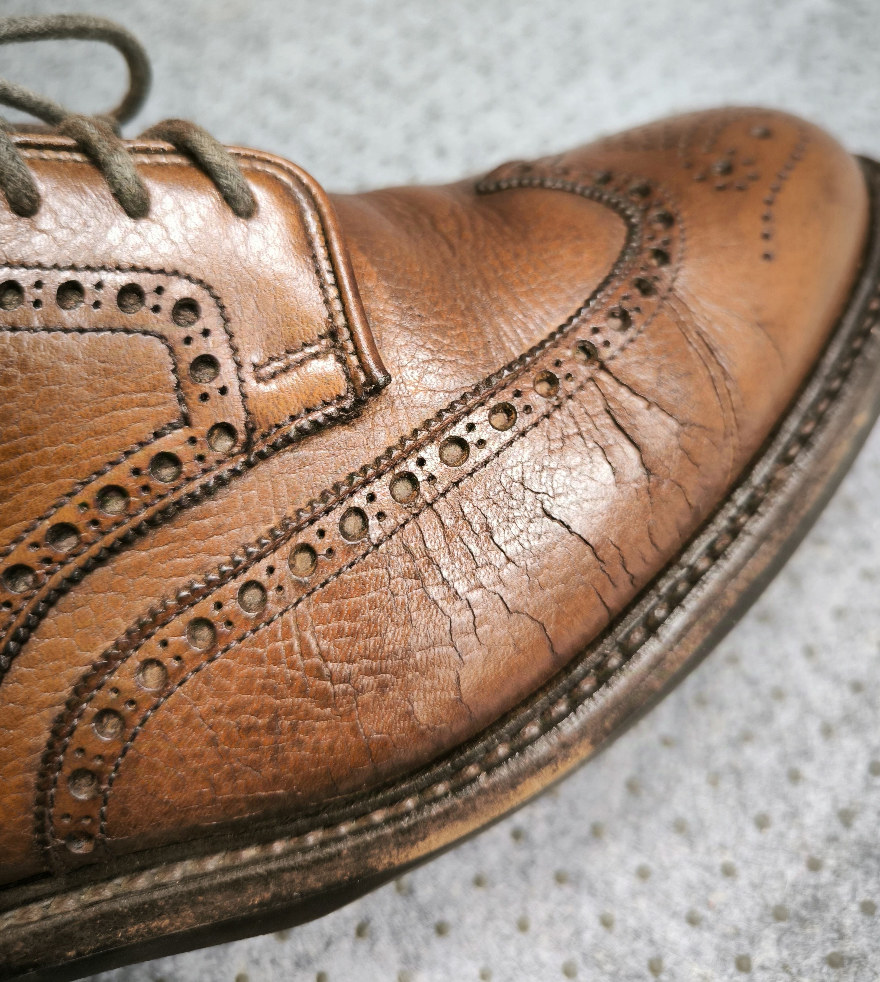 Crockett & Jones CROCKETT & JONES Pembroke Tan Scotch Grain wingtip shoes Size US 9.5 / EU 42-43 - 9 Thumbnail