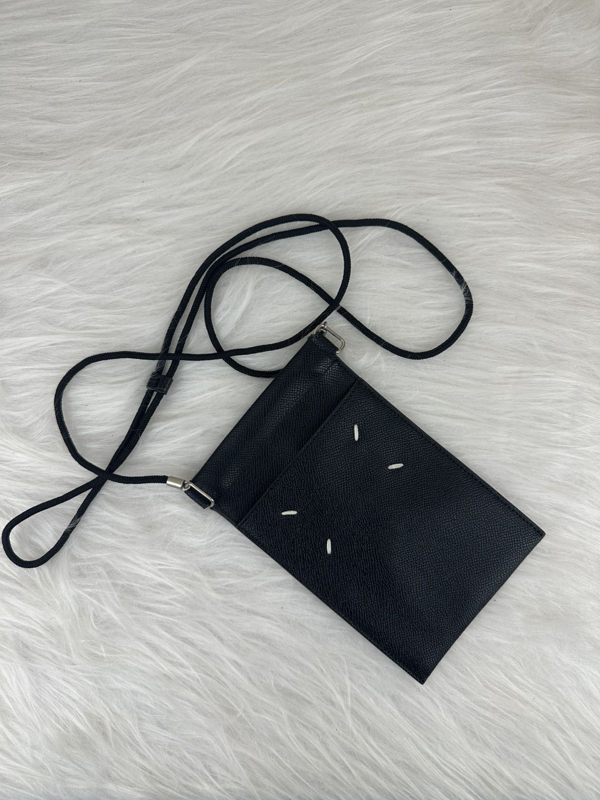 Maison Margiela Maison Margiela Four Stiches Phone Holder Bag Size ONE SIZE - 1 Thumbnail