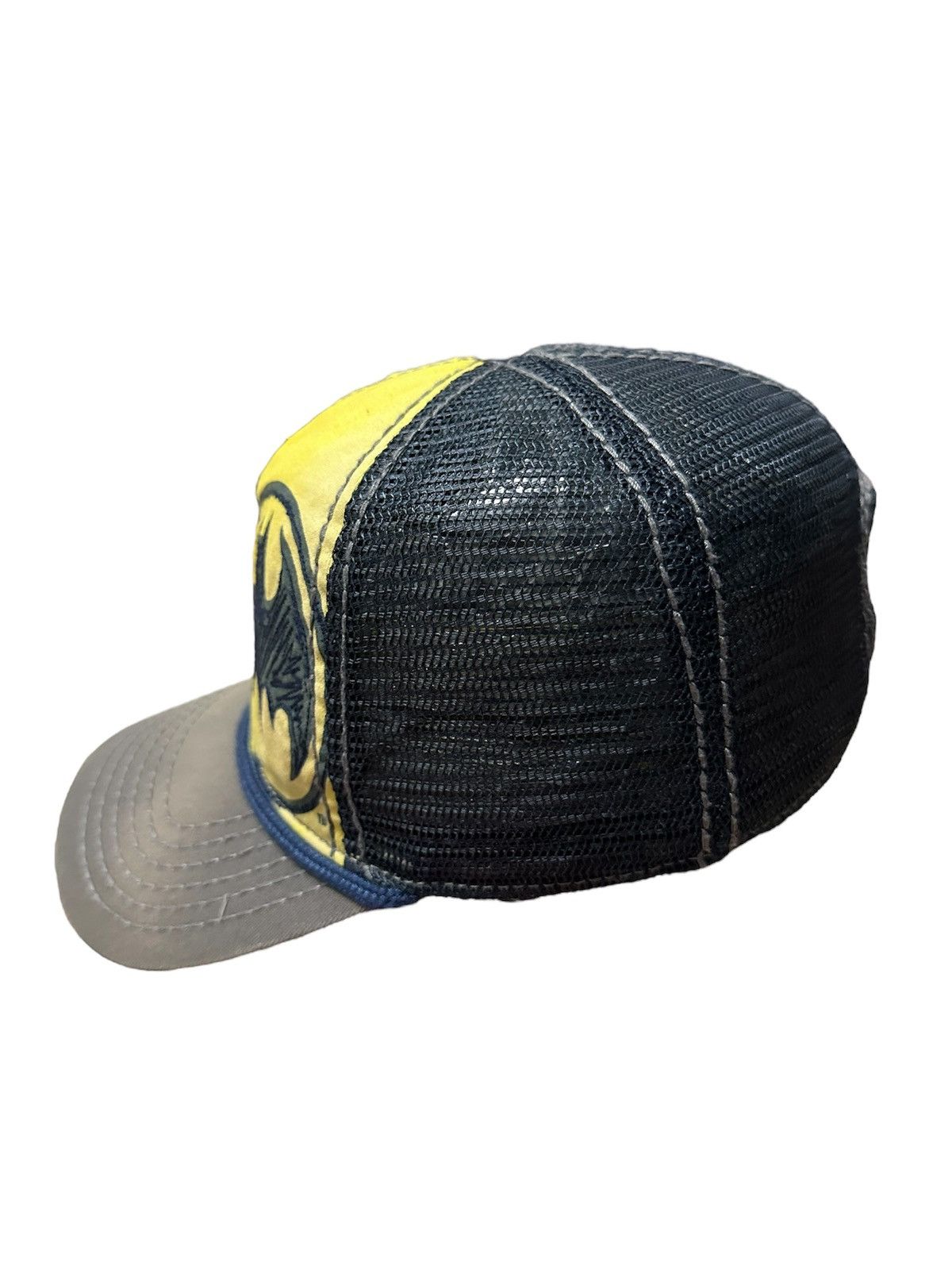 DC Comics Faded Design DC Comic Hat with Batman Logo Hat Size ONE SIZE - 2 Thumbnail